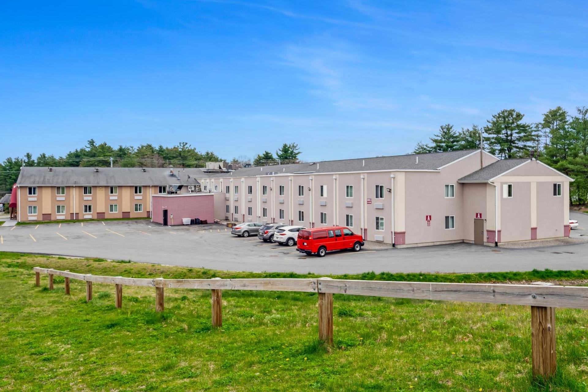 Americas Best Value Inn Foxboro photo 13