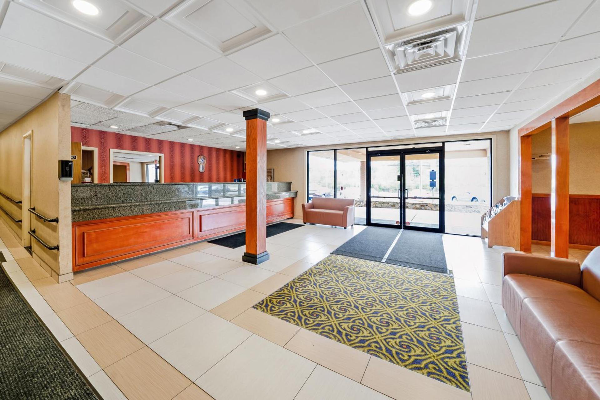 Americas Best Value Inn Foxboro photo 17
