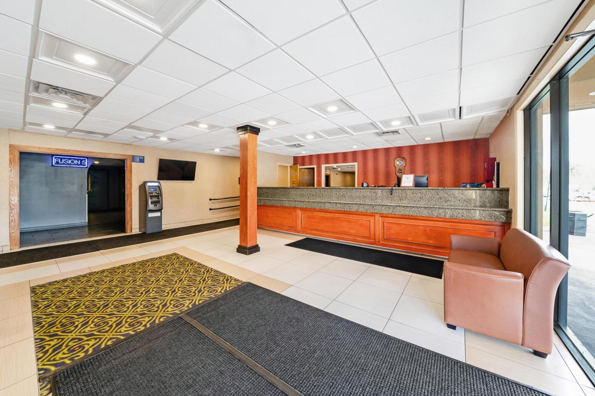 Americas Best Value Inn Foxboro photo 22