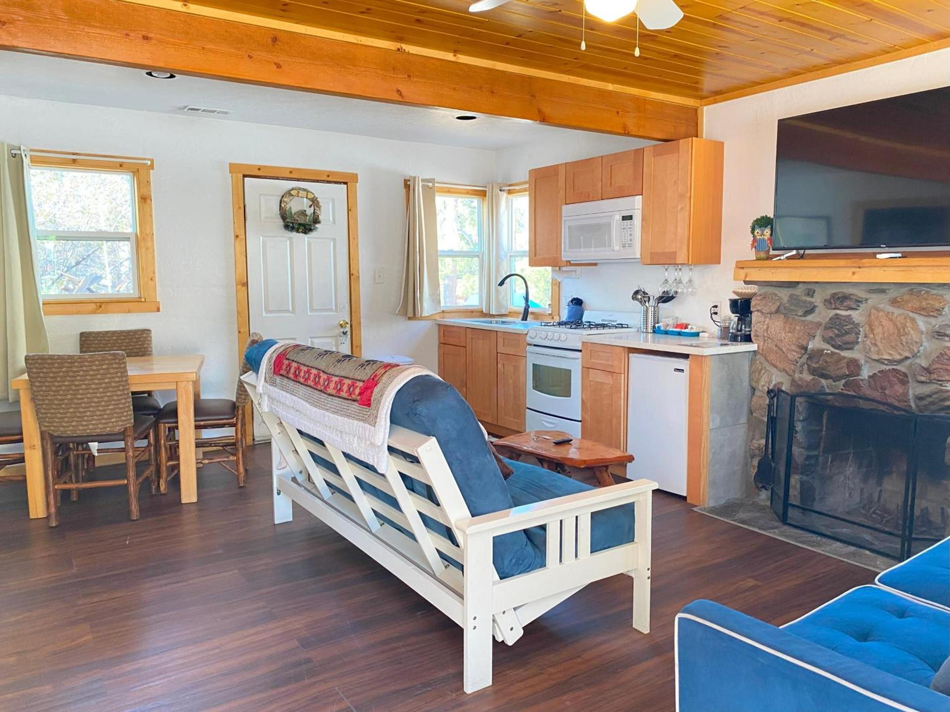 Blue Horizon Lodge photo 52