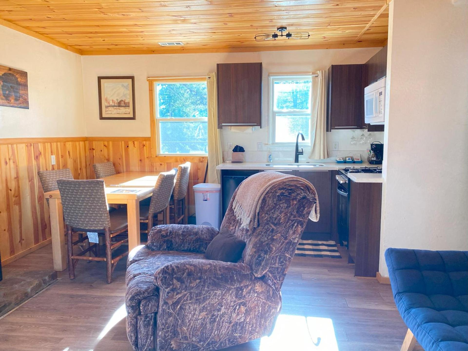 Blue Horizon Lodge photo 90