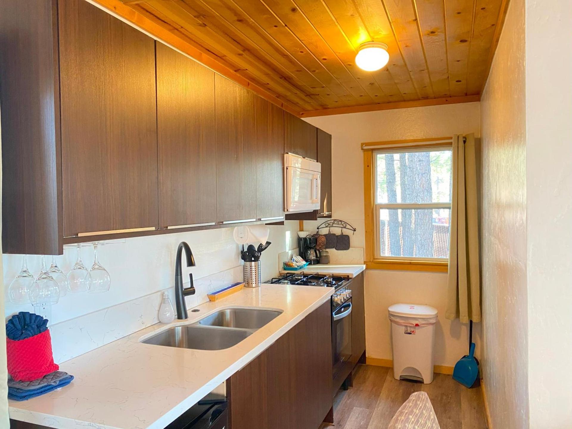 Blue Horizon Lodge photo 97