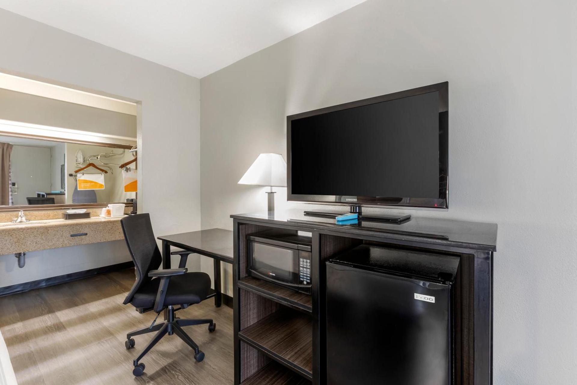 Quality Inn & Suites Santee I-95 photo 39