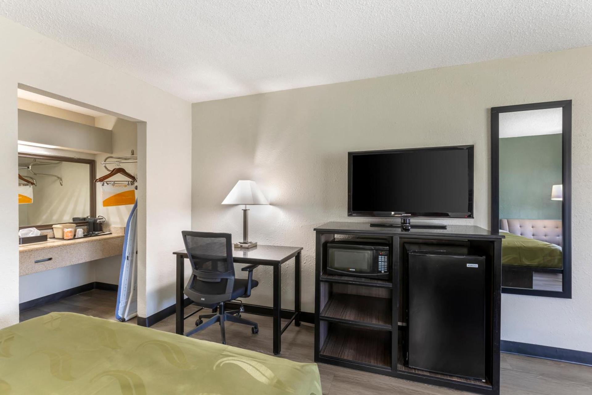 Quality Inn & Suites Santee I-95 photo 51