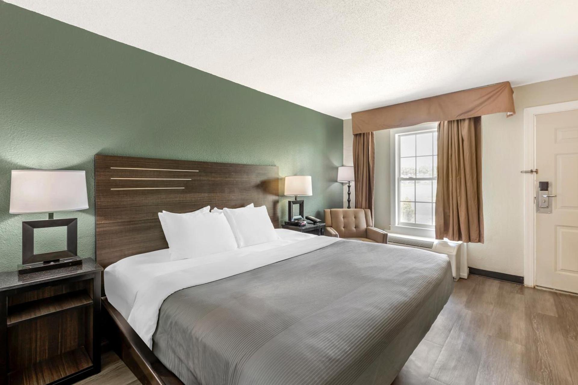 Quality Inn & Suites Santee I-95 photo 59