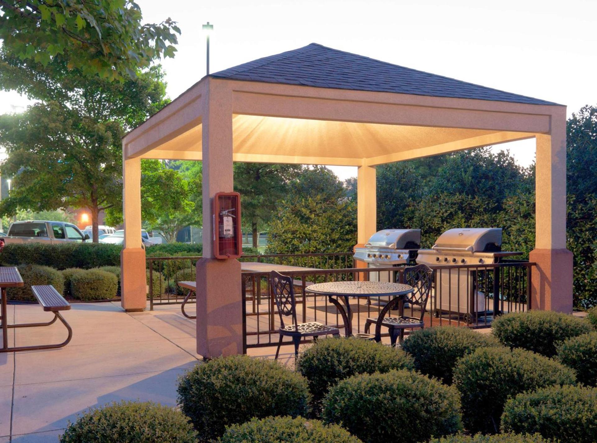 Sonesta Simply Suites Jacksonville photo 22