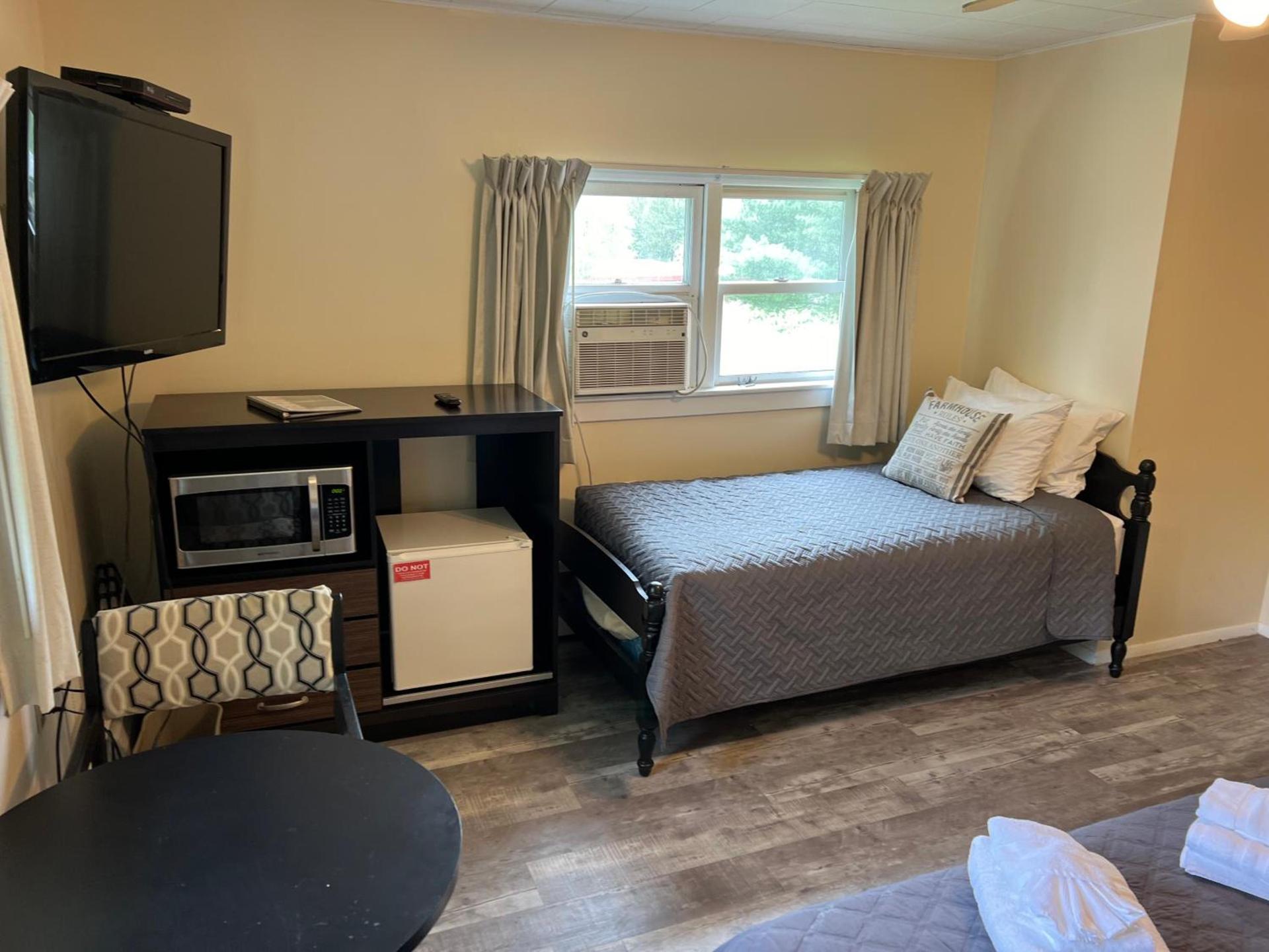 Colton Point Motel photo 13
