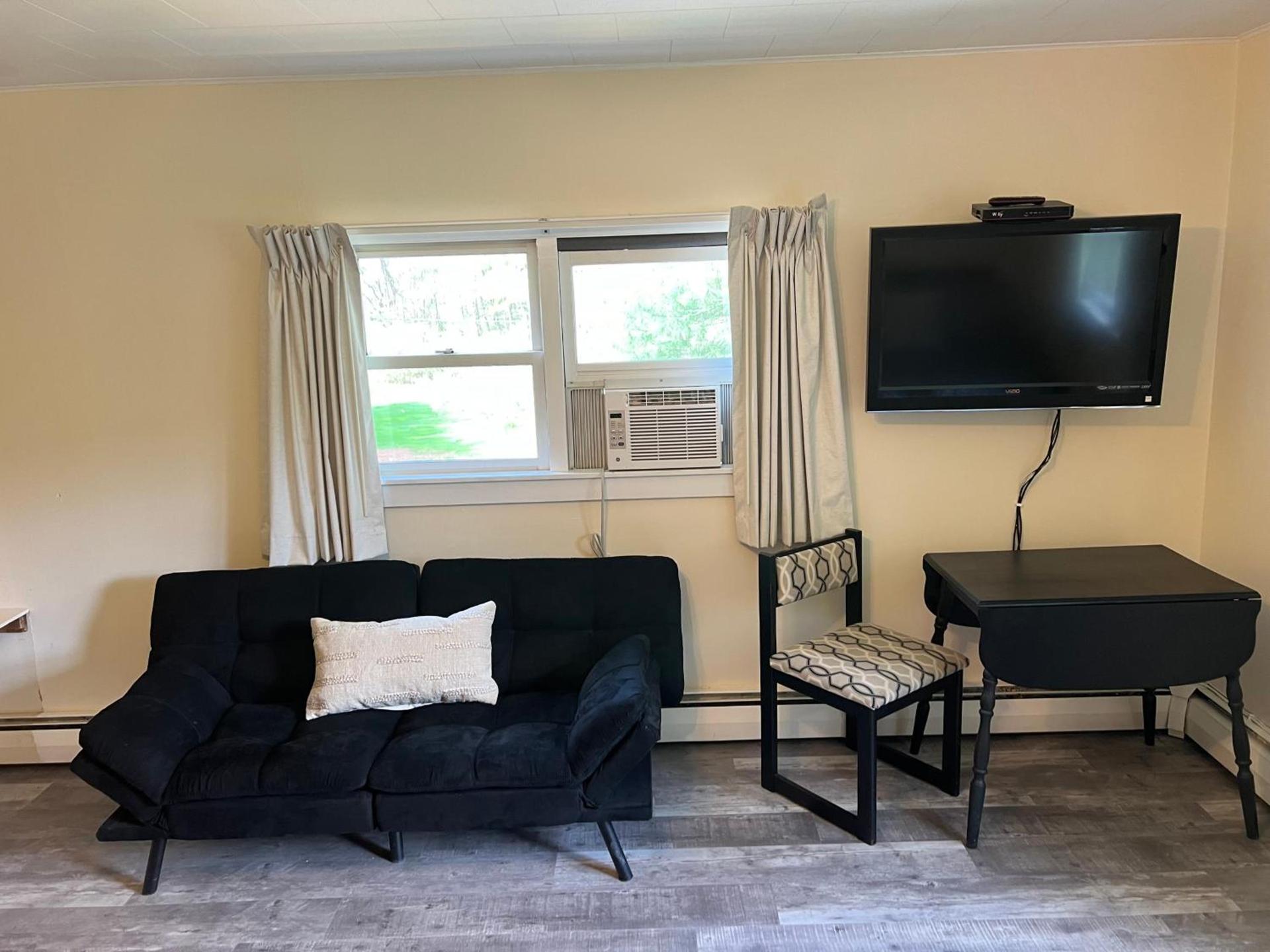 Colton Point Motel photo 10