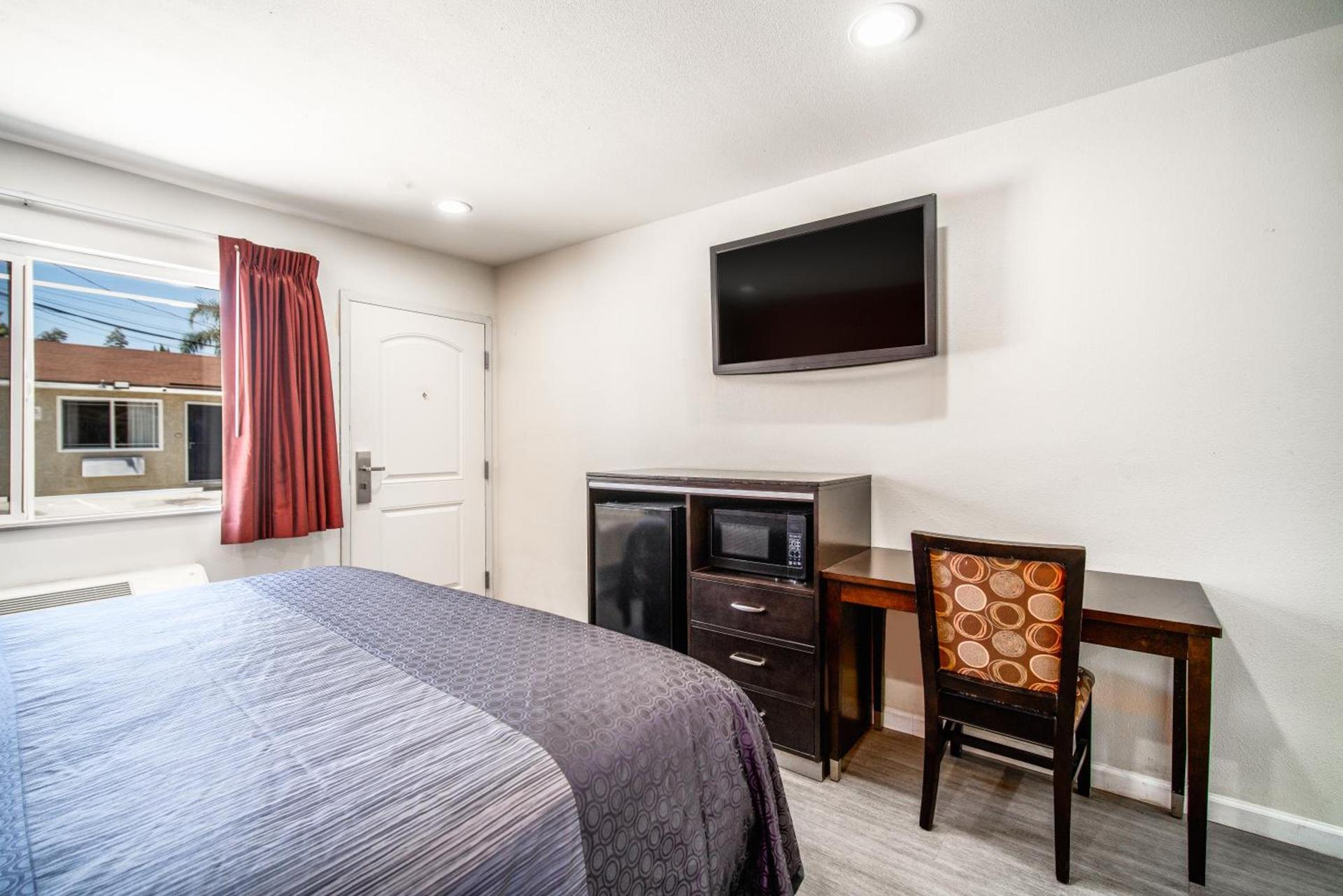Bell Manor Motel photo 10