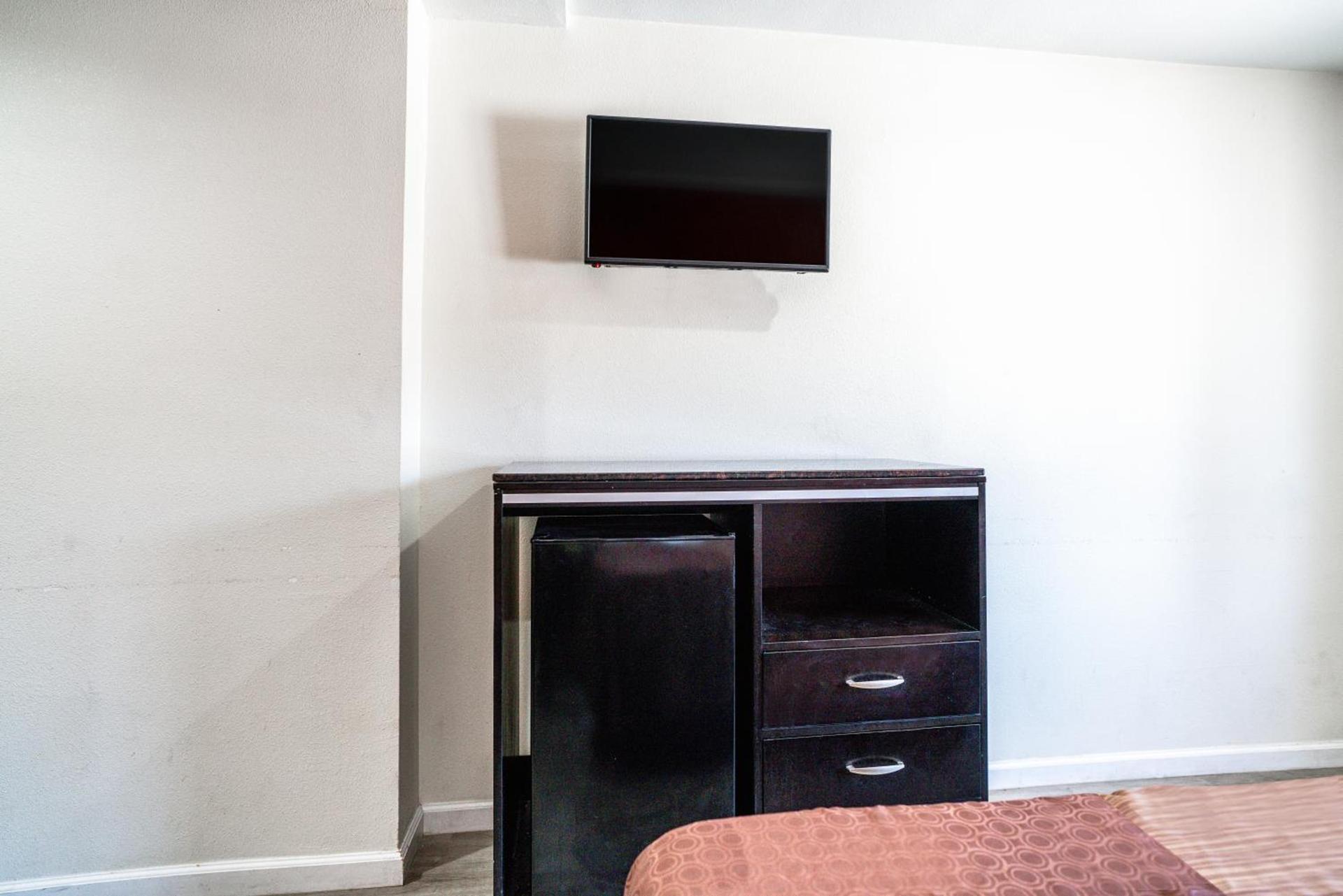 Bell Manor Motel photo 18