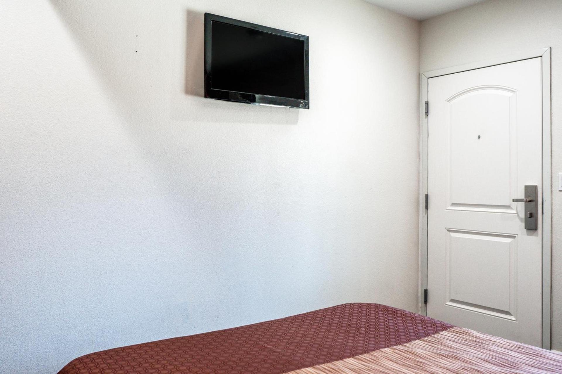Bell Manor Motel photo 20