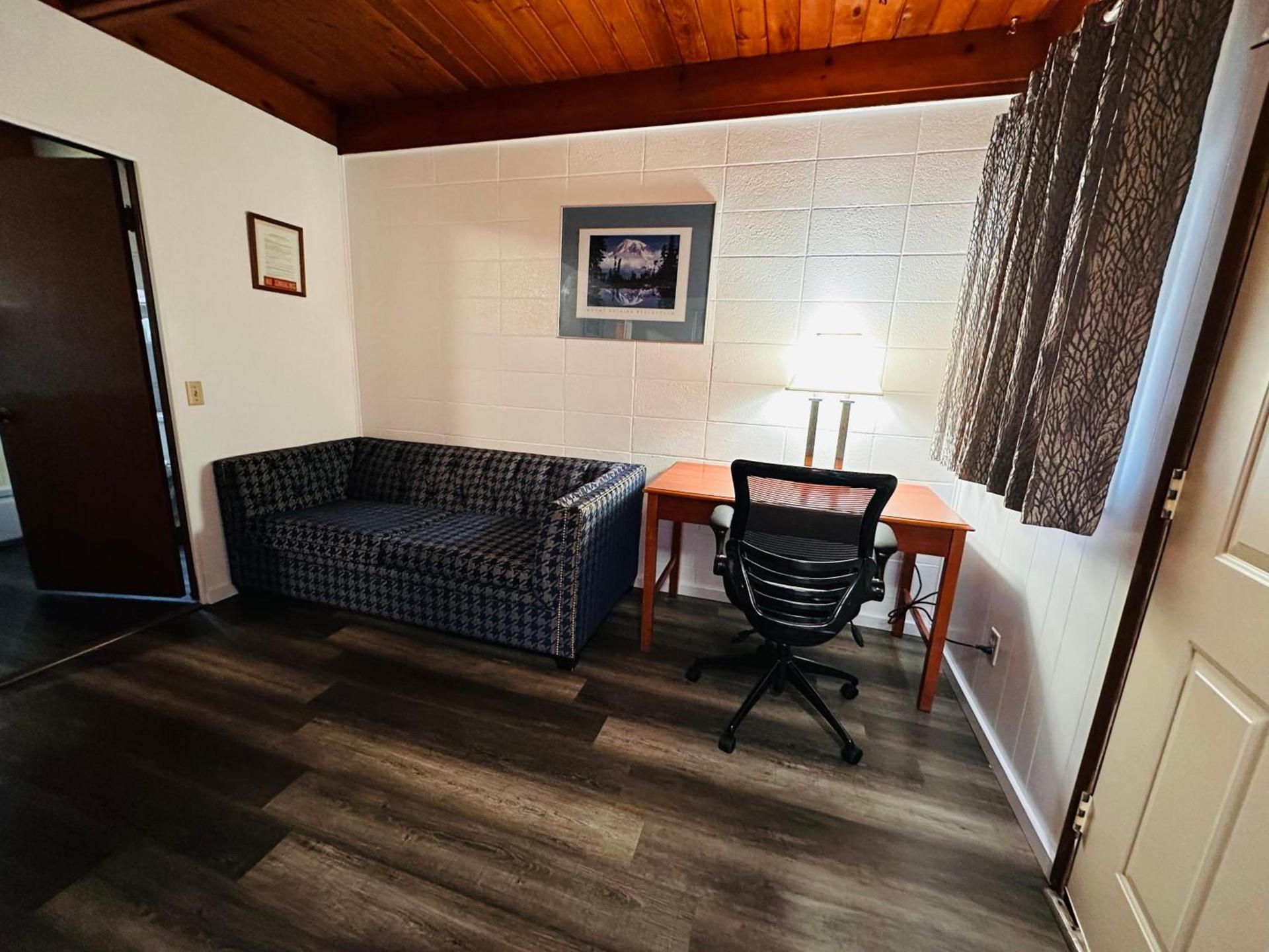 Anchor Inn Motel by Loyalty photo 15