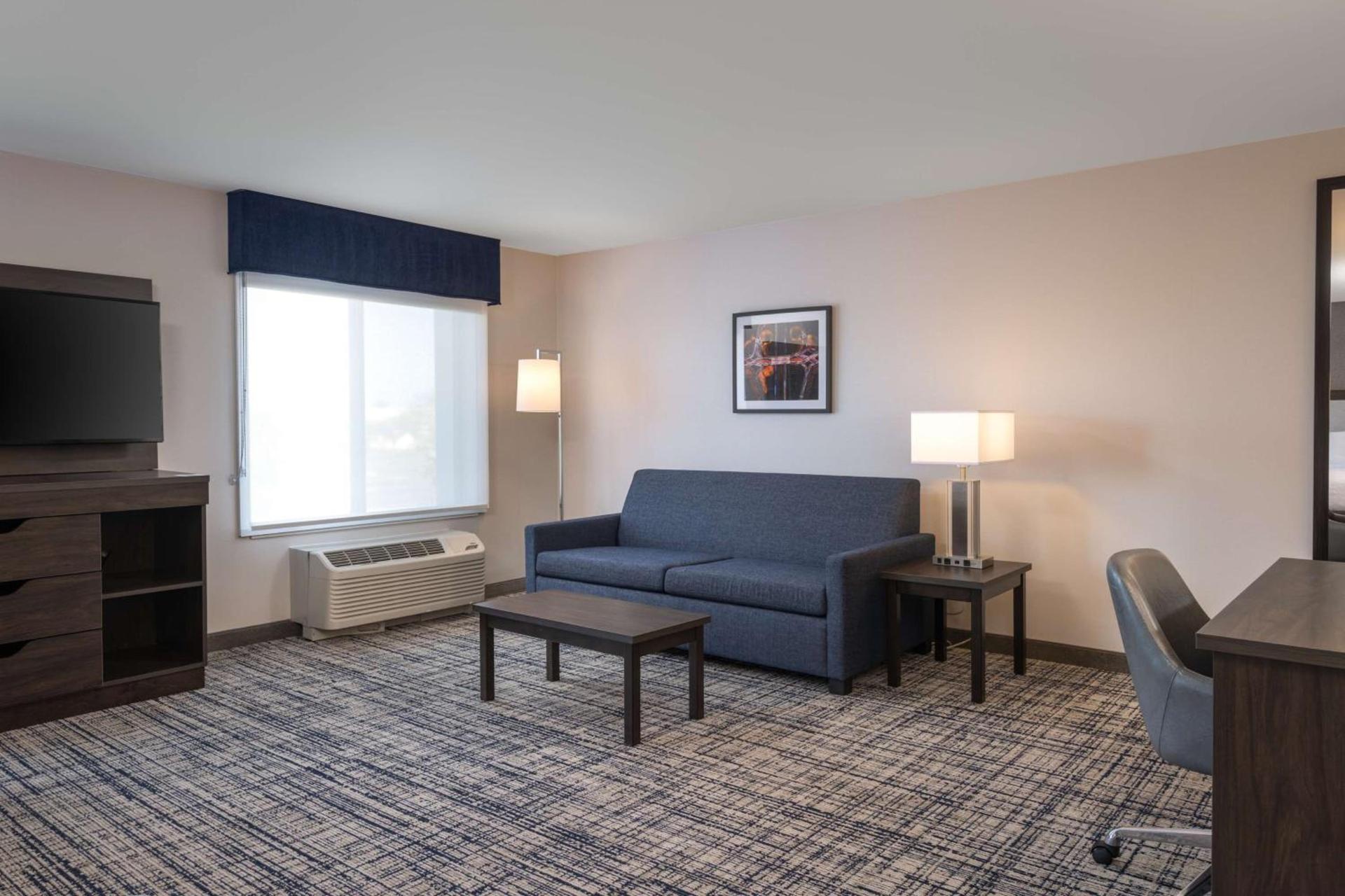 Hampton Inn & Suites Manteca photo 33