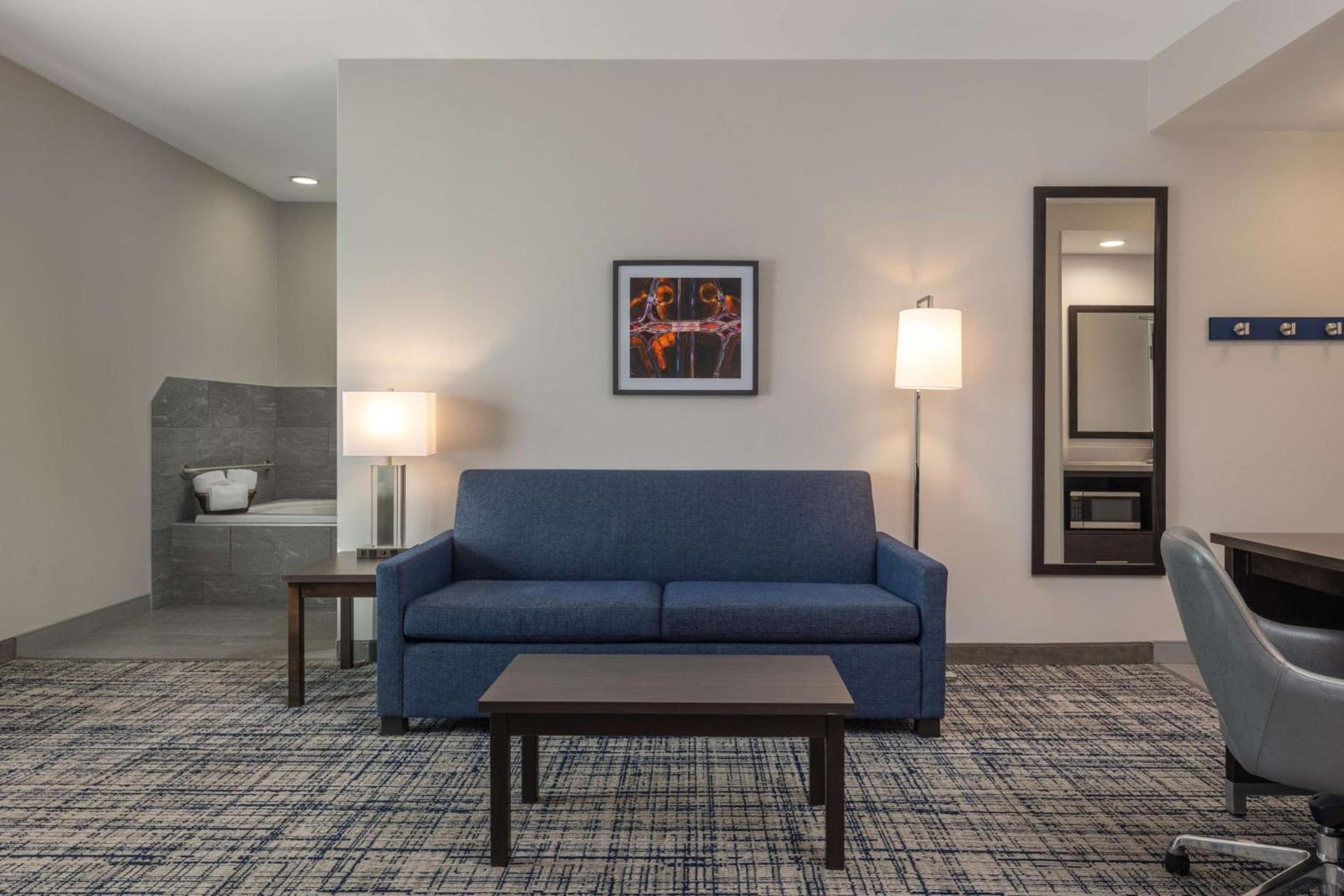 Hampton Inn & Suites Manteca photo 36