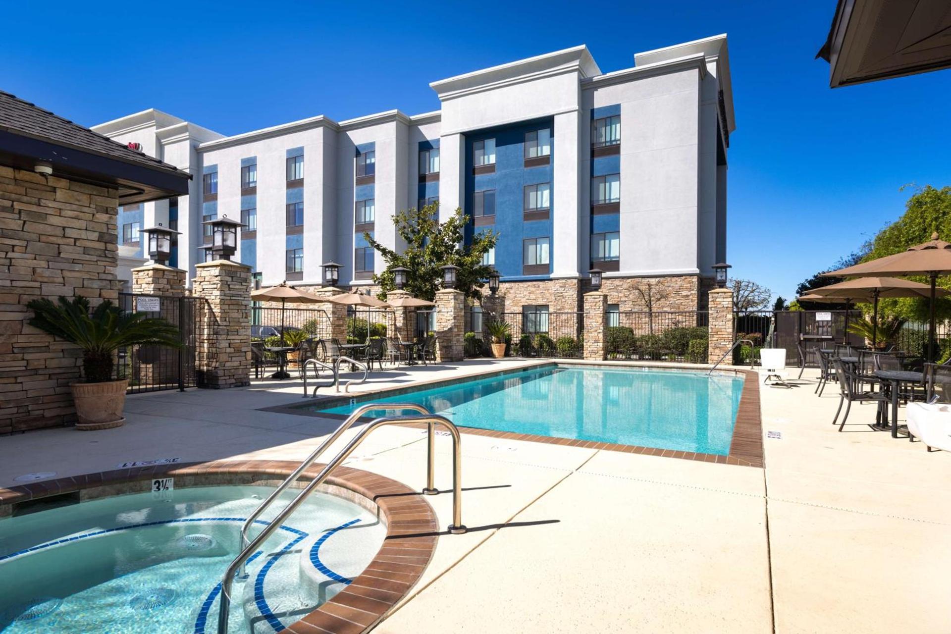 Hampton Inn & Suites Manteca photo 8