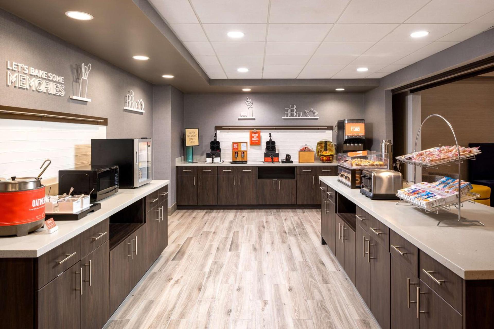 Hampton Inn & Suites Manteca photo 10
