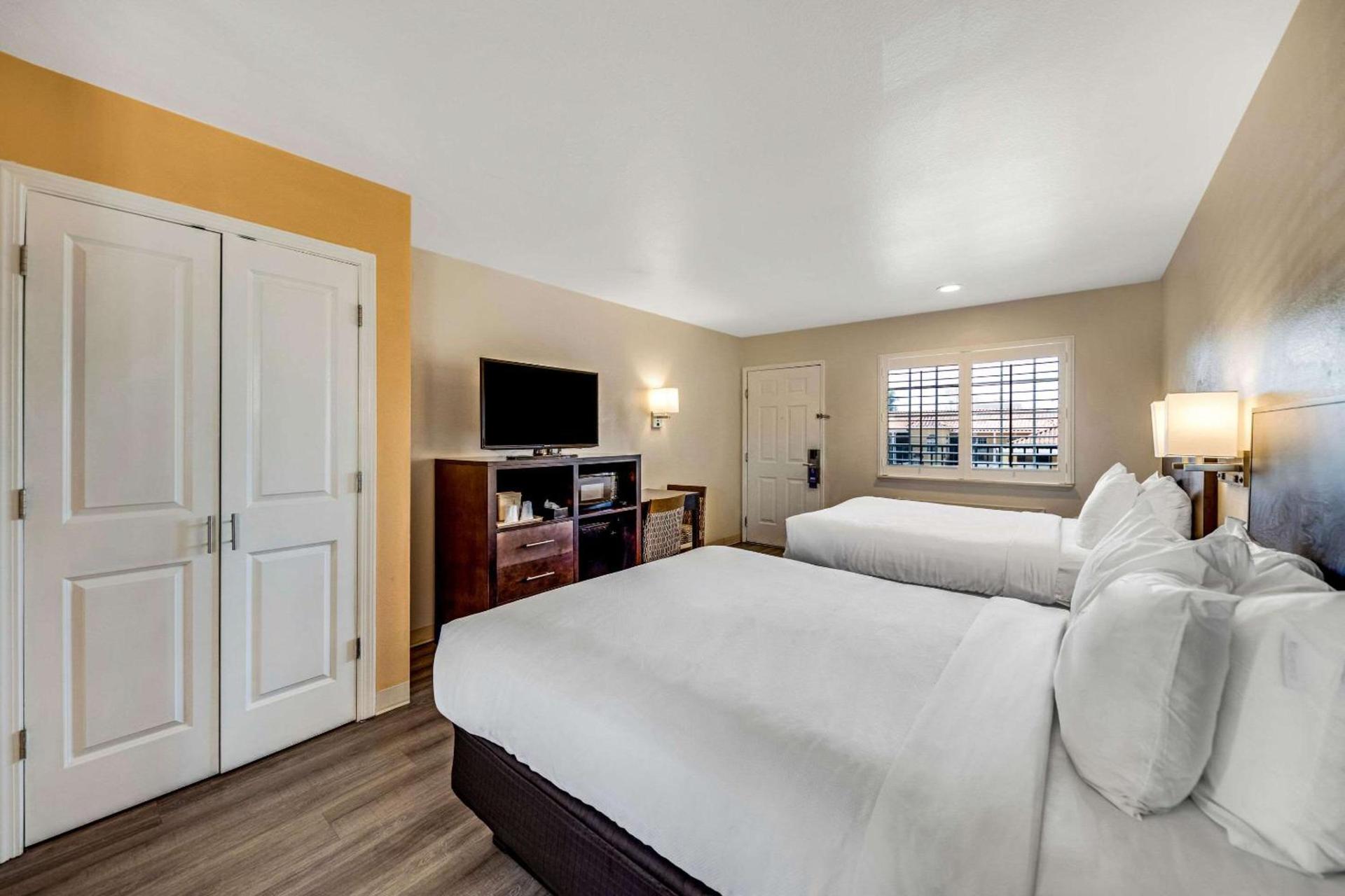 Comfort Inn Beach Boardwalk photo 33