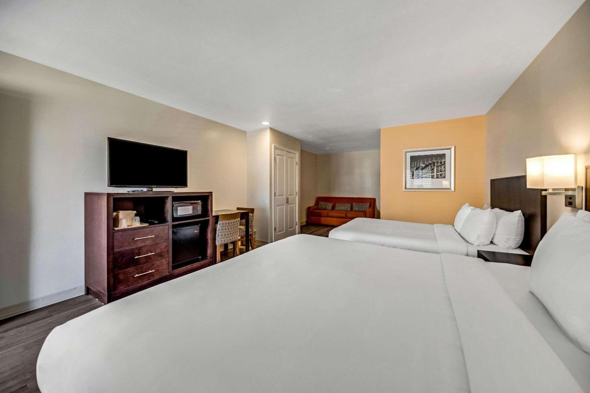 Comfort Inn Beach Boardwalk photo 25