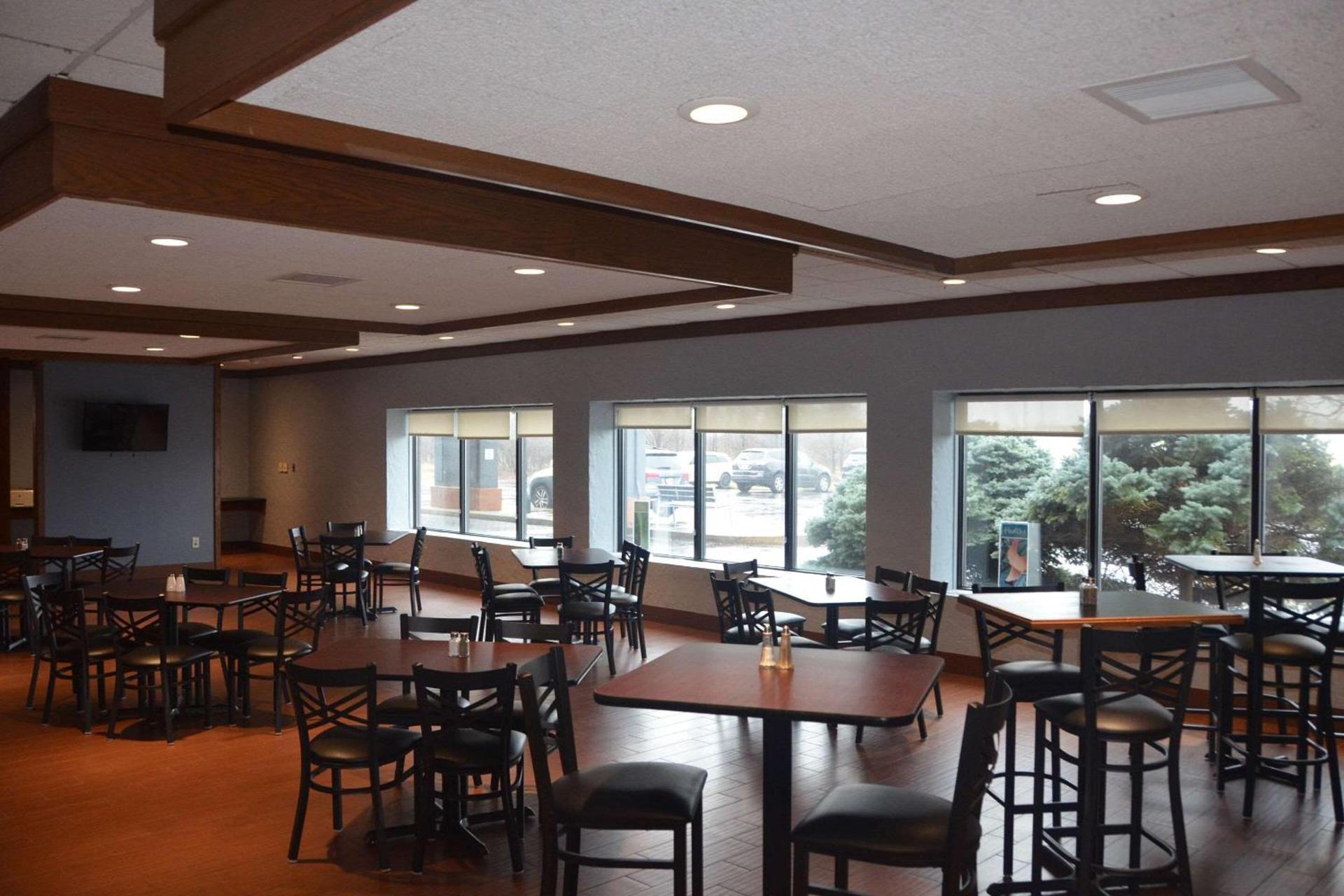 Quality Inn Perrysburg - Toledo South photo 16