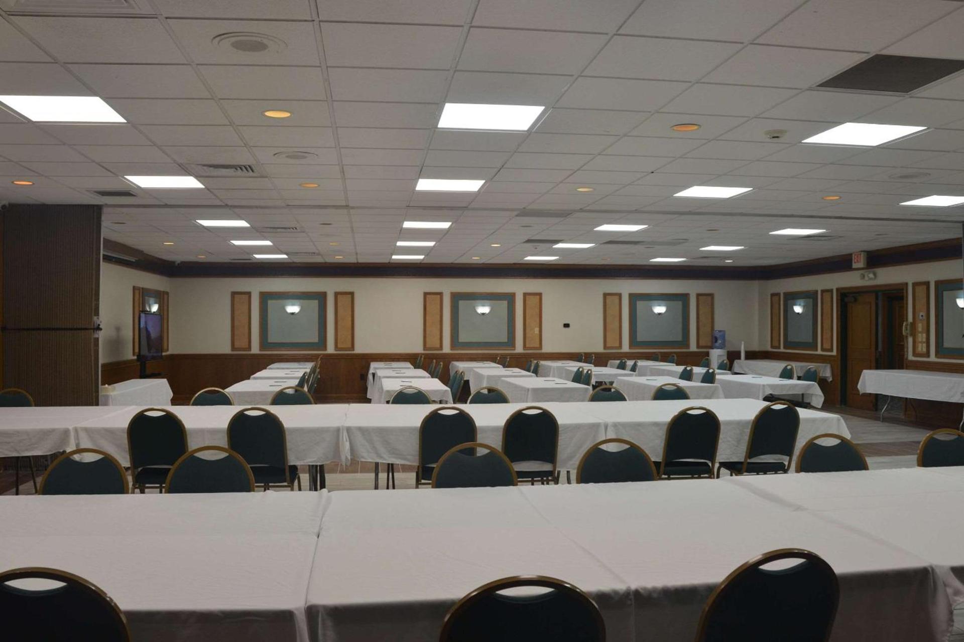 Quality Inn Perrysburg - Toledo South photo 23