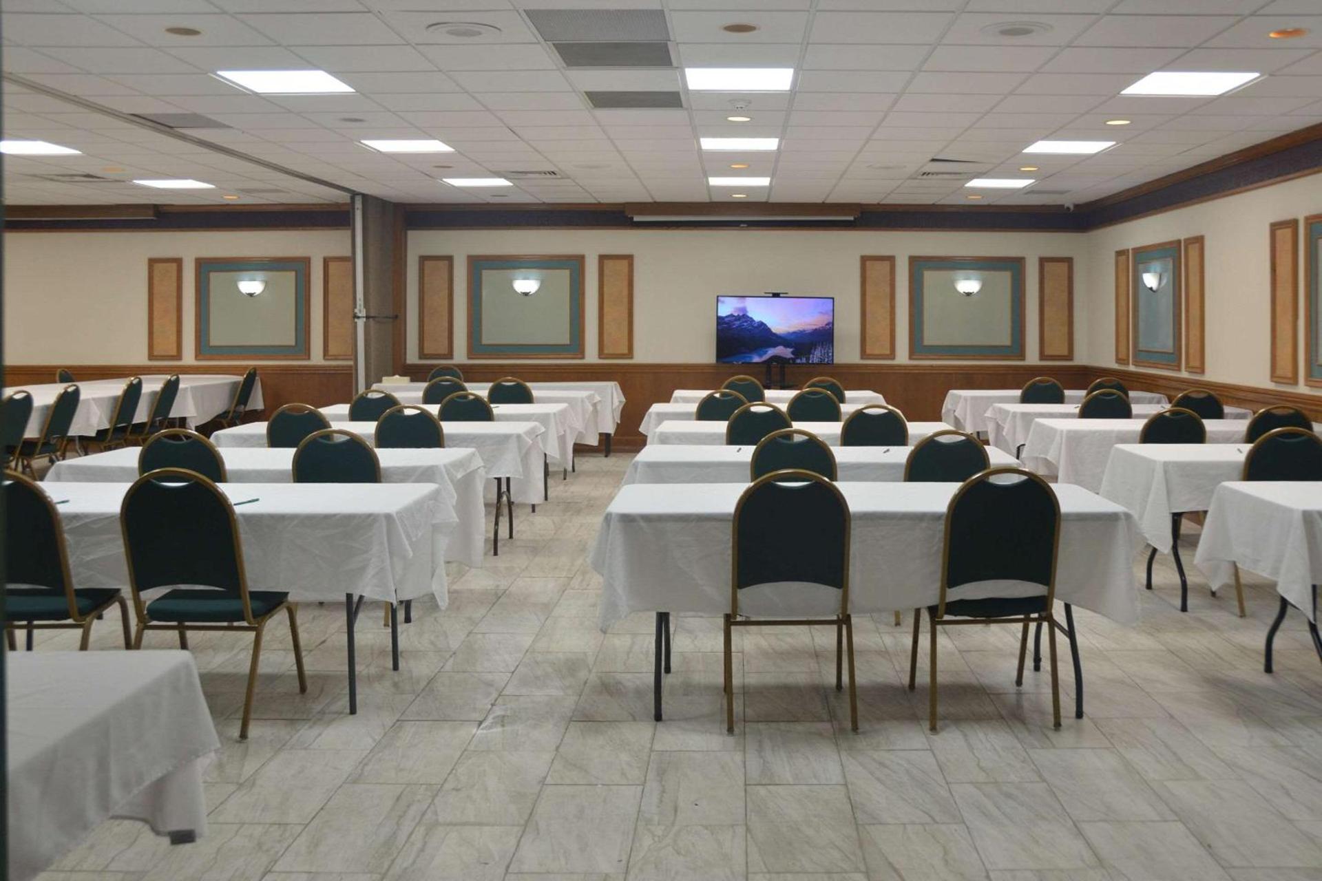 Quality Inn Perrysburg - Toledo South photo 27