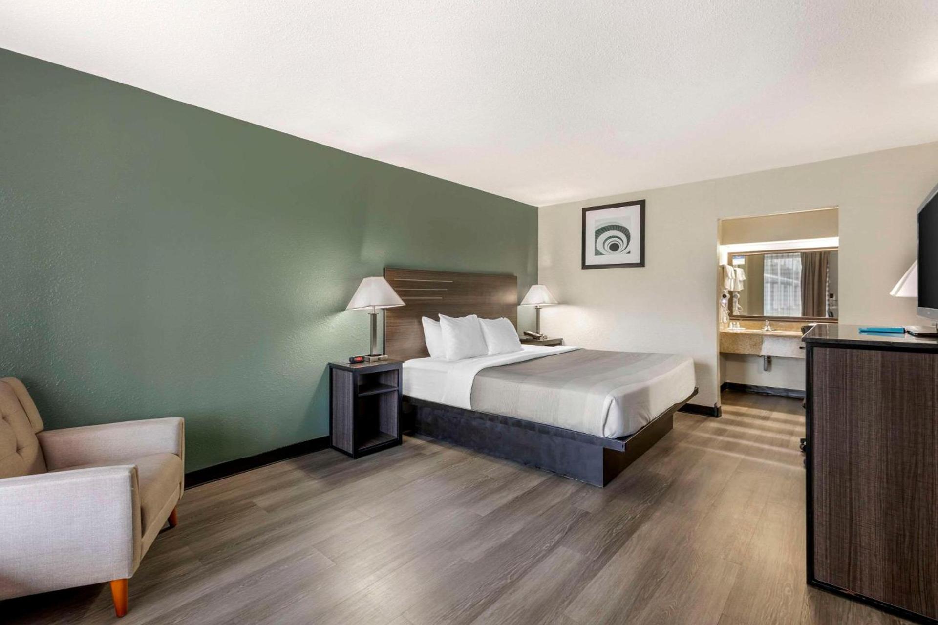 Quality Inn & Suites Santee I-95 photo 15