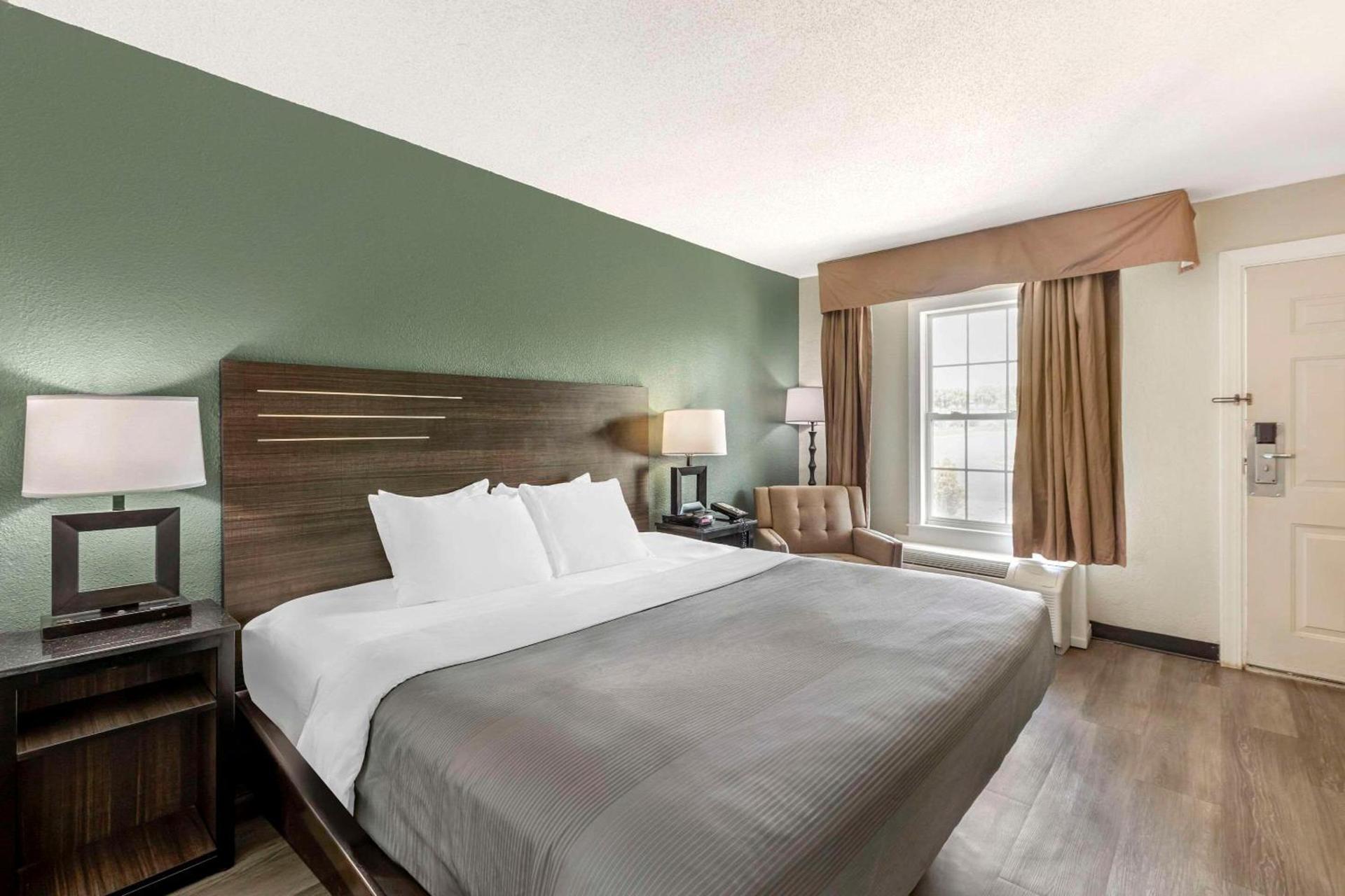 Quality Inn & Suites Santee I-95 photo 20