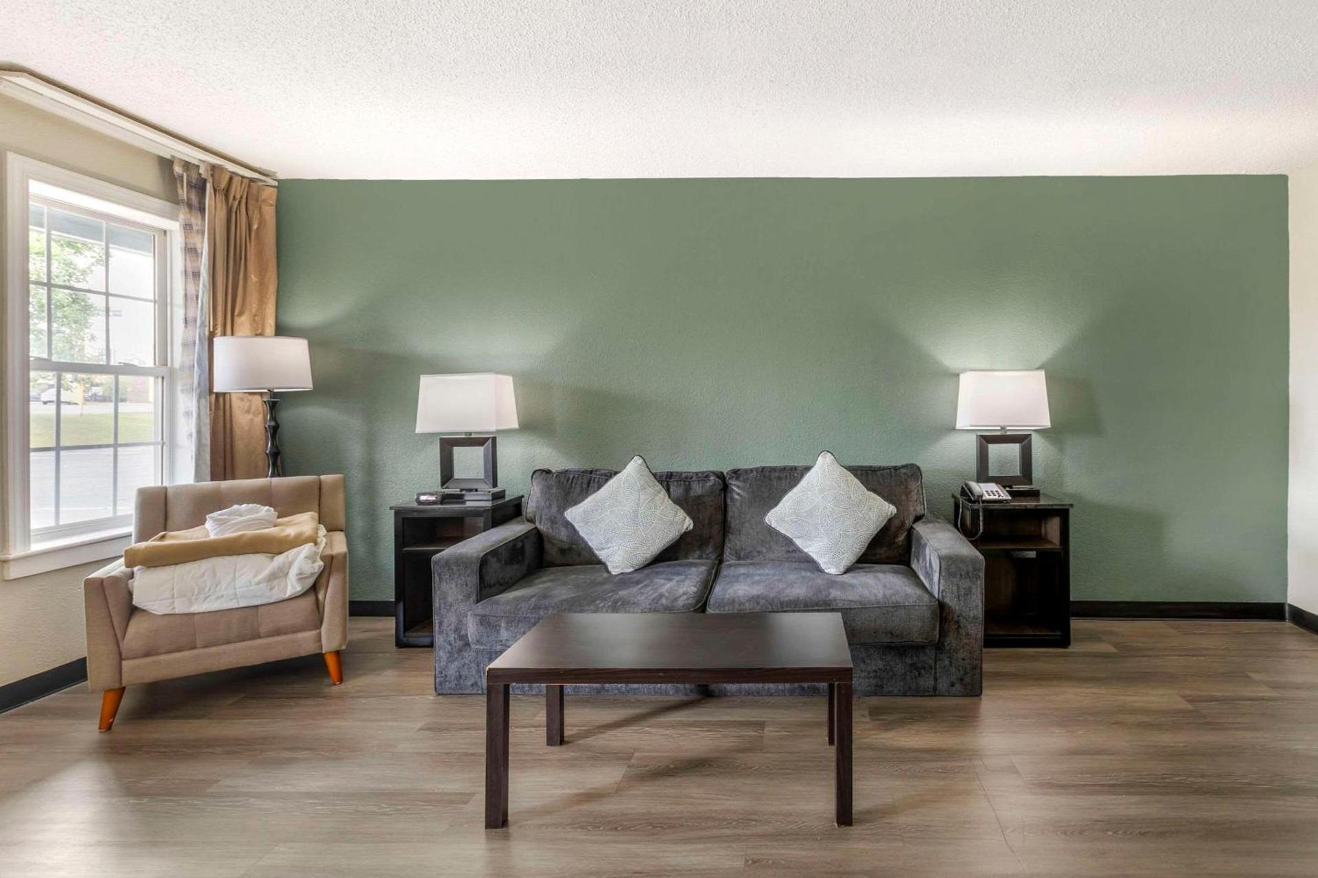 Quality Inn & Suites Santee I-95 photo 24