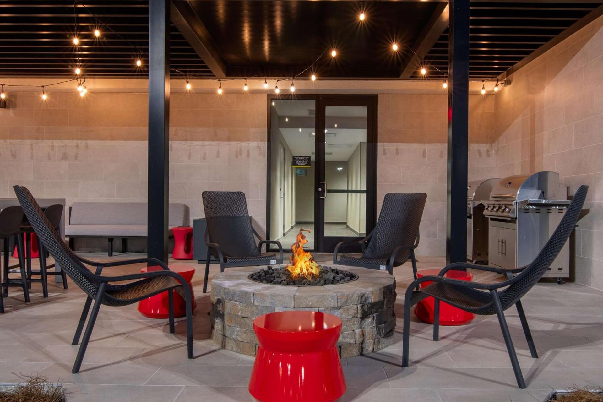 Home2 Suites By Hilton Jacksonville Downtown photo 4
