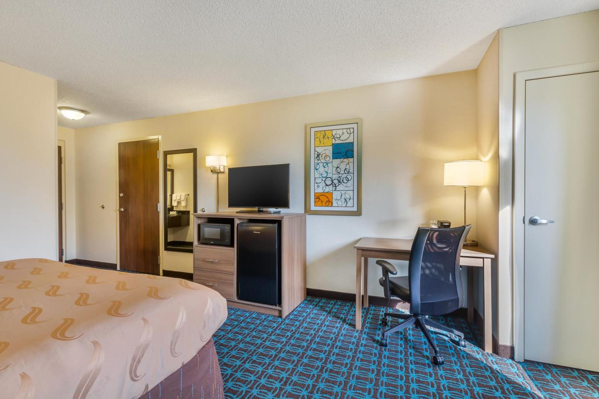 Quality Inn & Suites Sandusky photo 25