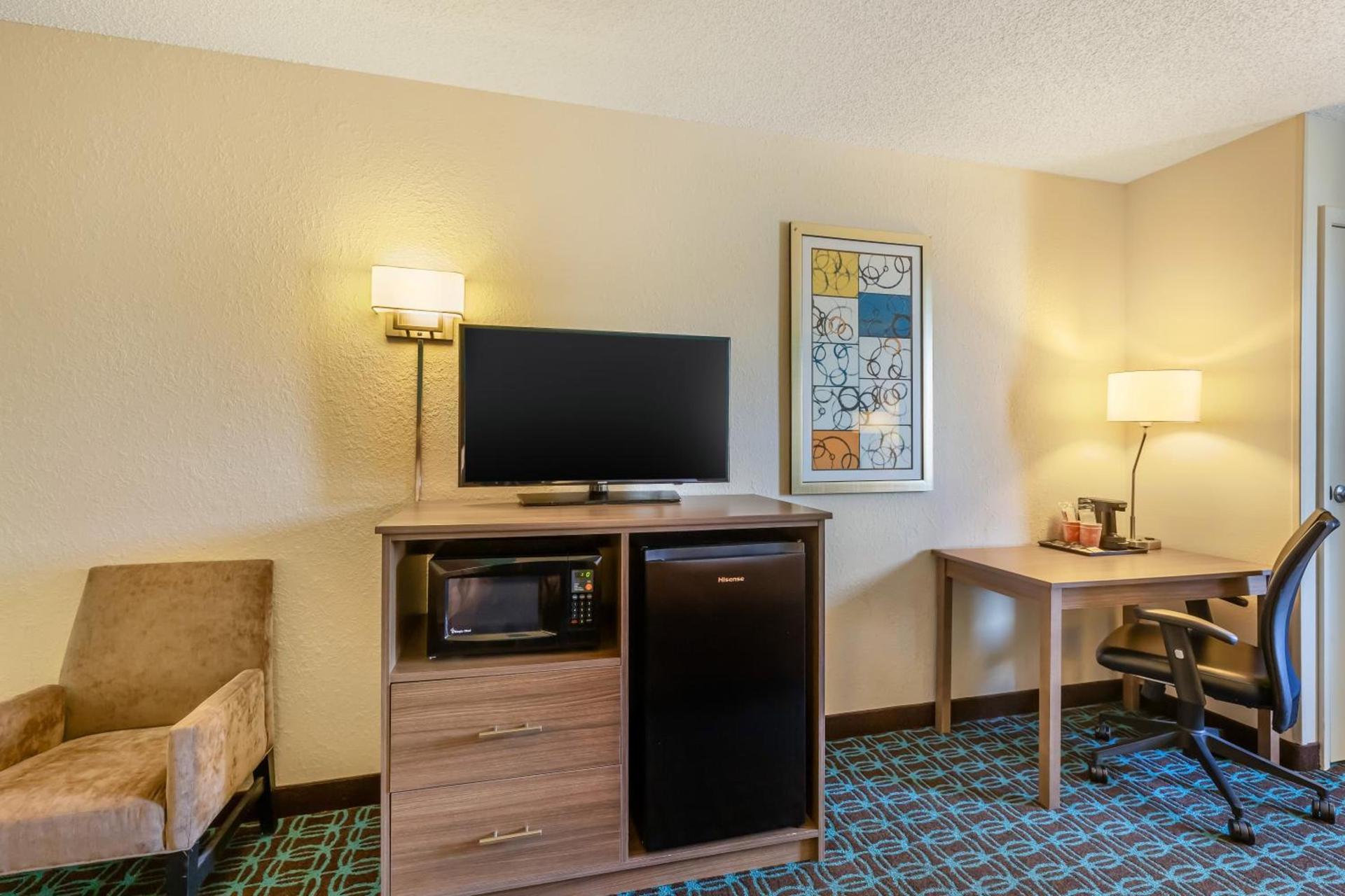 Quality Inn & Suites Sandusky photo 29