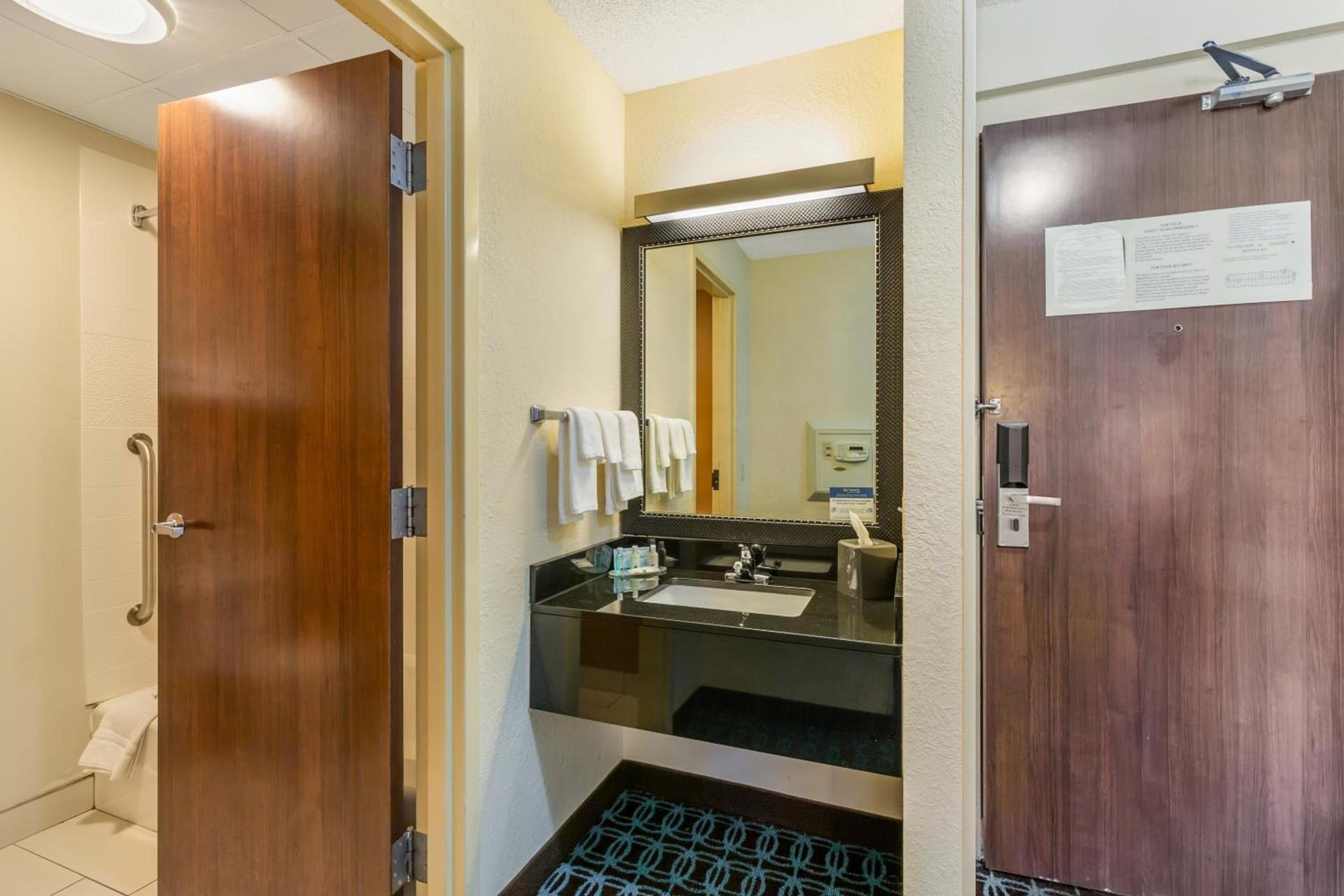 Quality Inn & Suites Sandusky photo 30