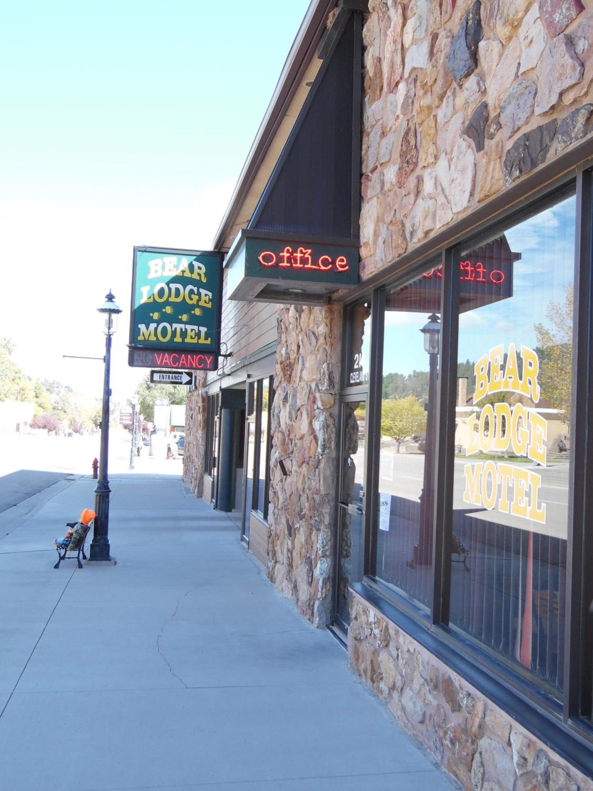 Bear Lodge Motel photo 25