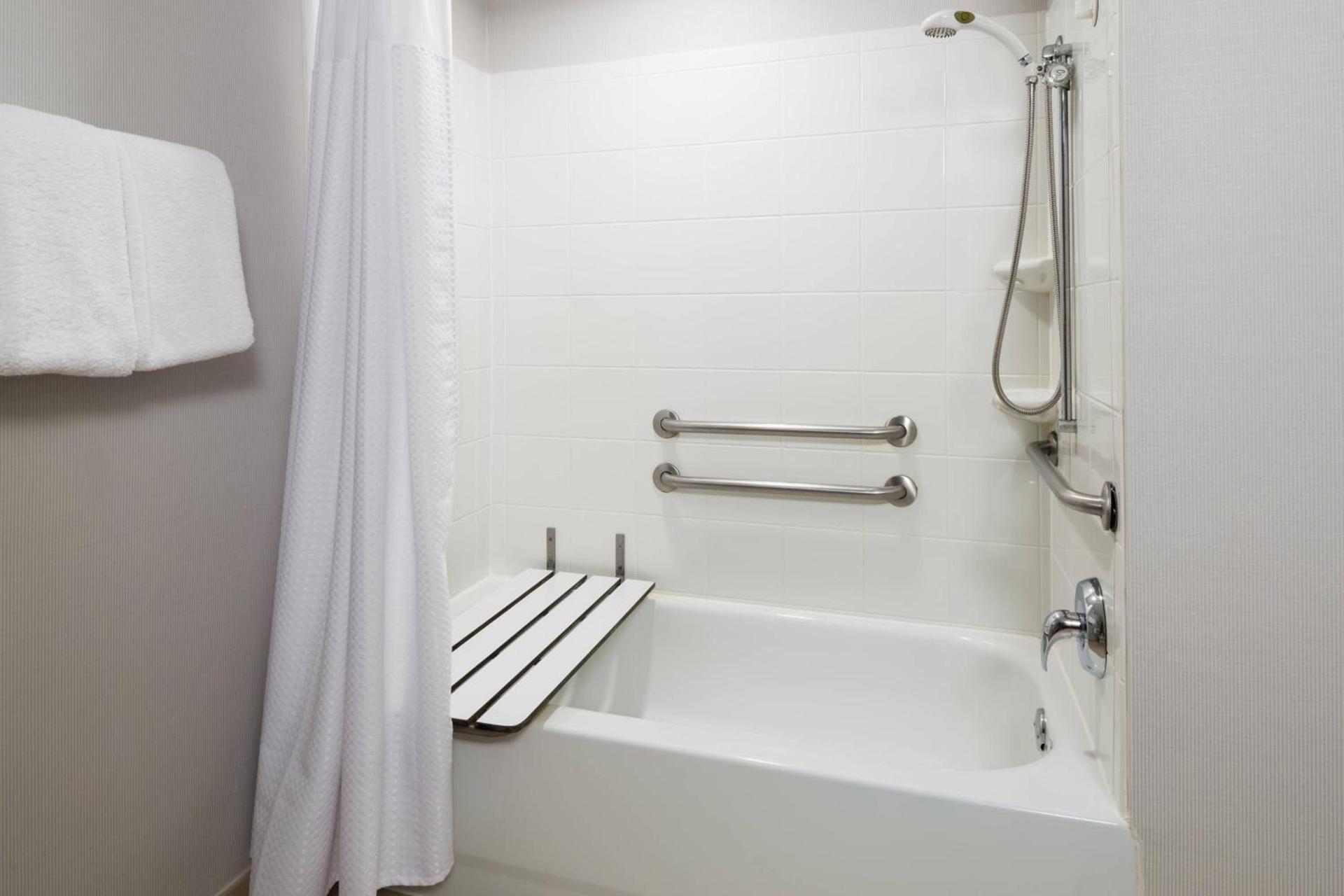 Courtyard by Marriott Providence Lincoln photo 26