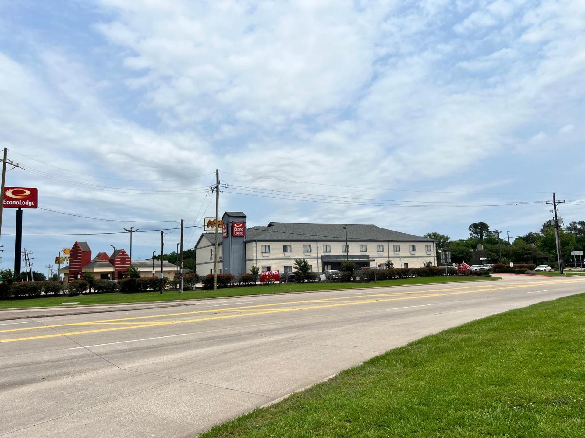 Econo Lodge Beaumont I-10 South photo 22