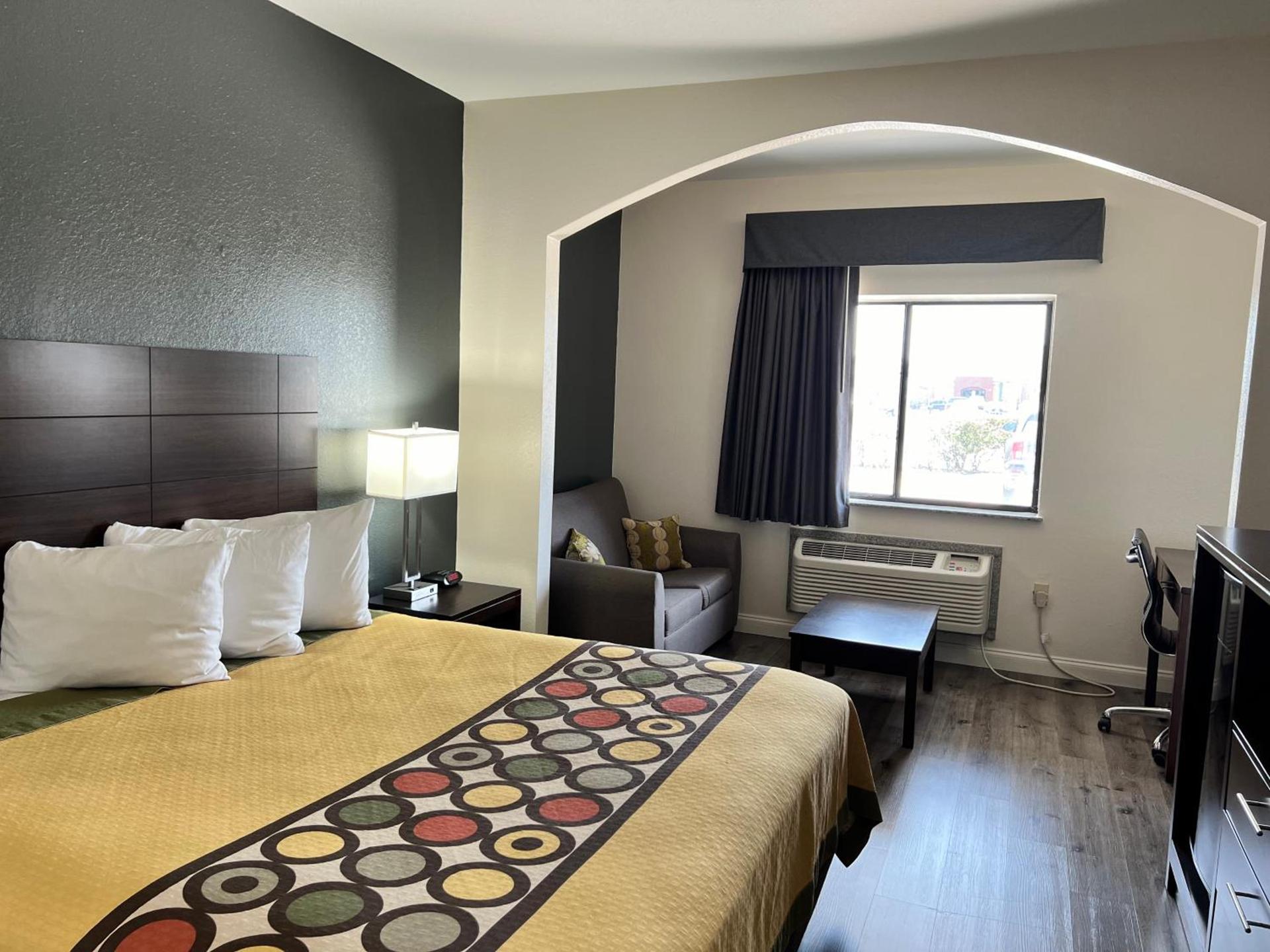 Econo Lodge Beaumont I-10 South photo 28