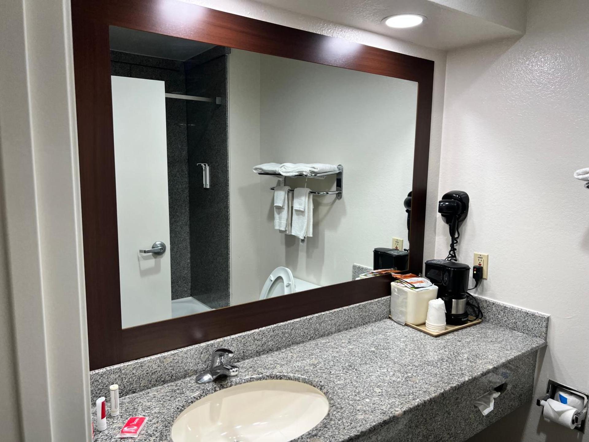Econo Lodge Beaumont I-10 South photo 31