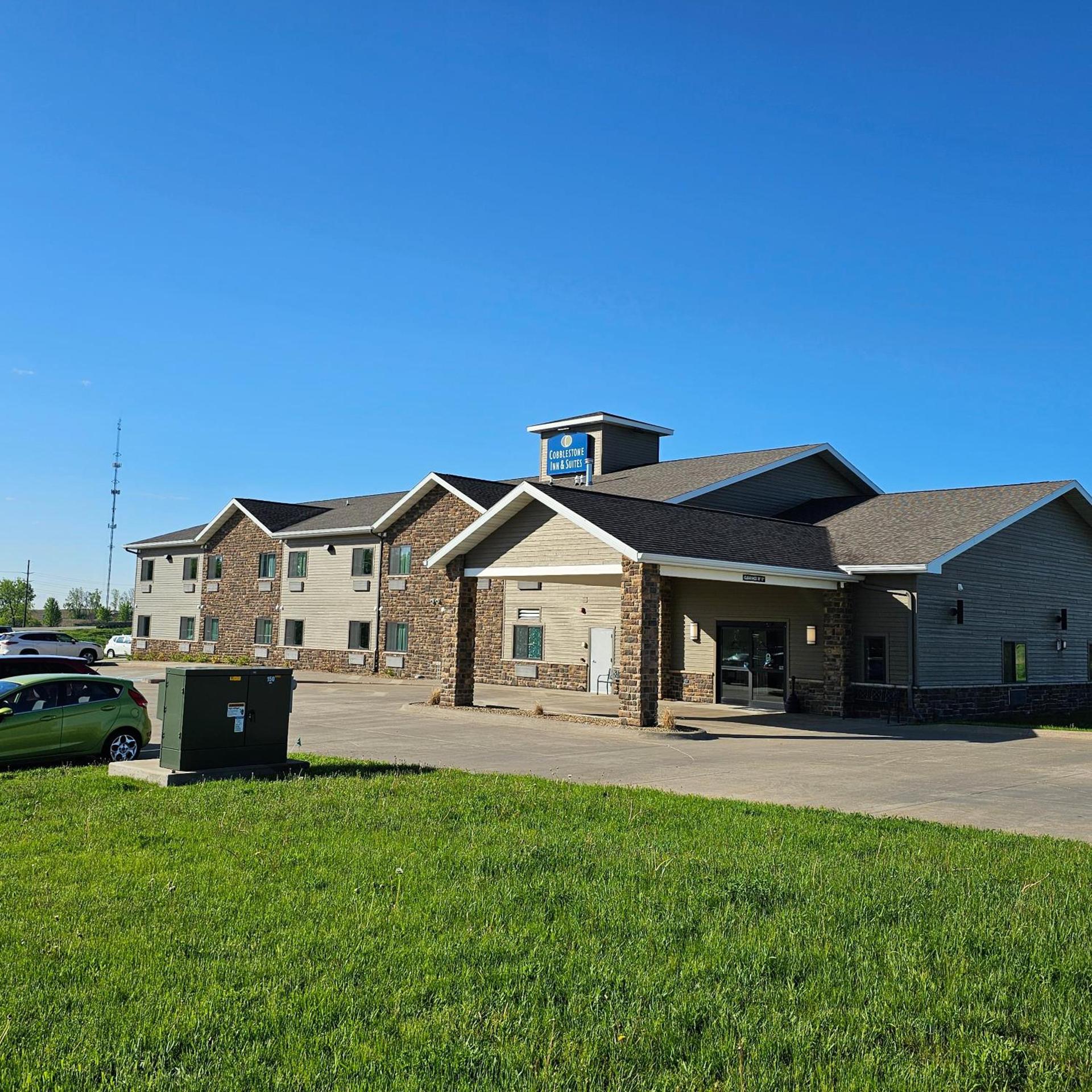 Cobblestone Inn & Suites – Manchester photo 9