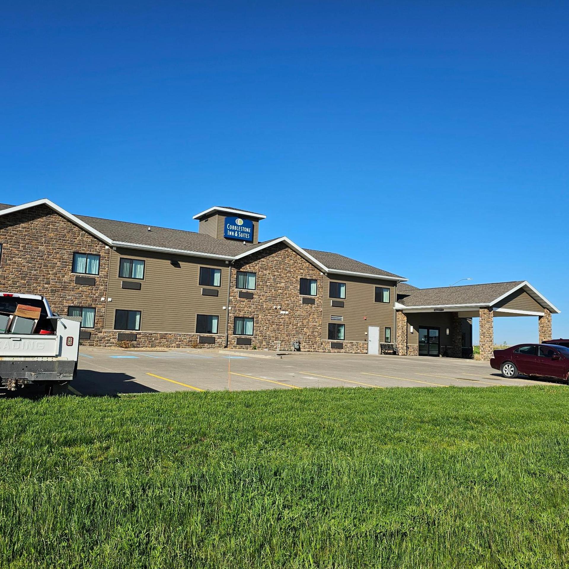 Cobblestone Inn & Suites – Manchester photo 1