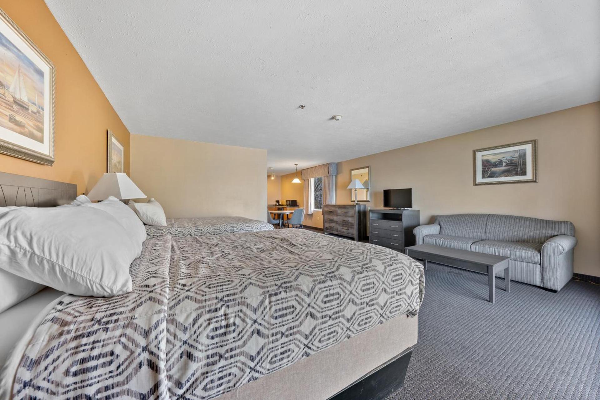 Bayshore Resort Downtown Put-in-Bay Island photo 13