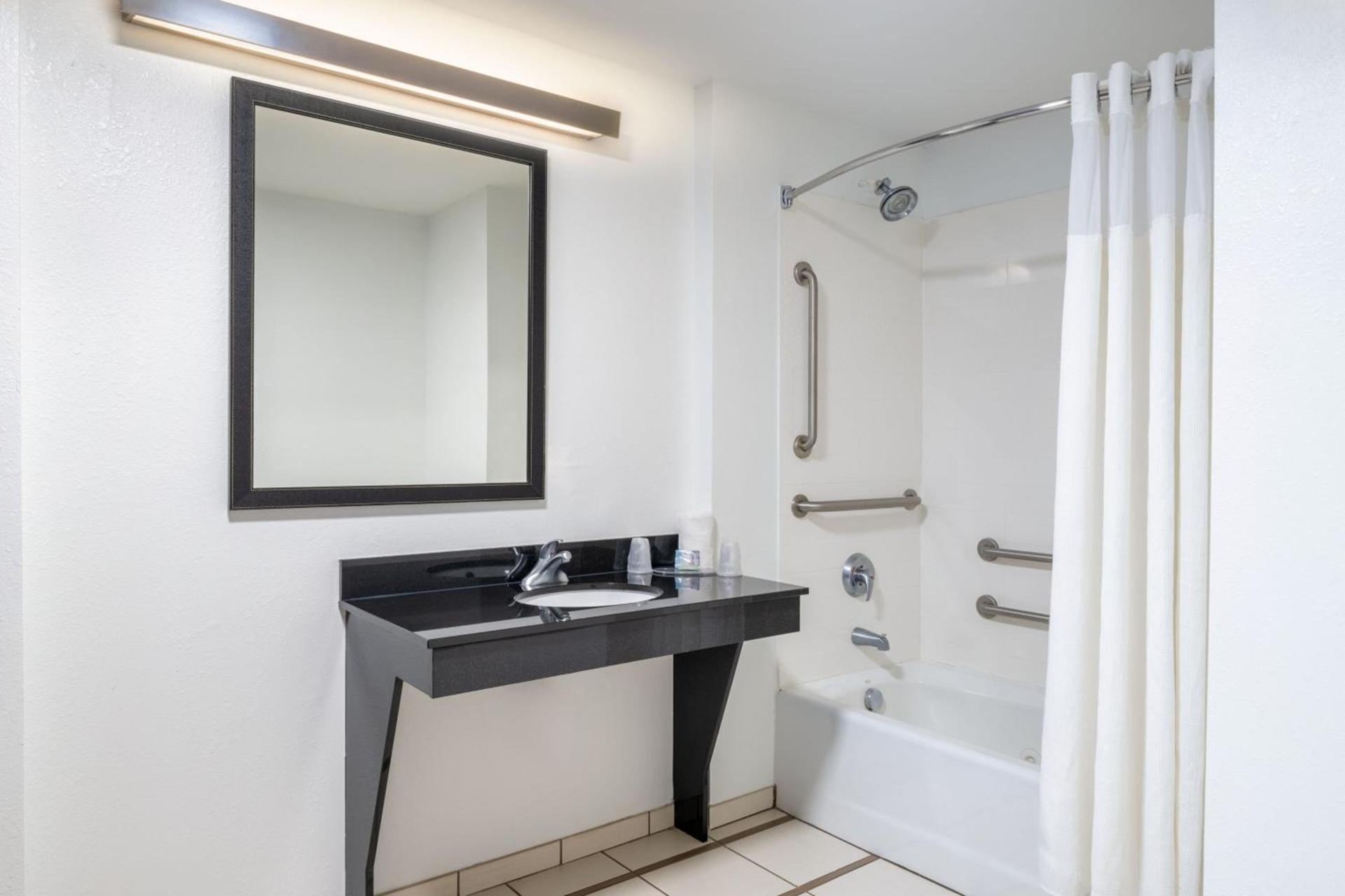 Fairfield Inn & Suites by Marriott Charleston North/Ashley Phosphate photo 20