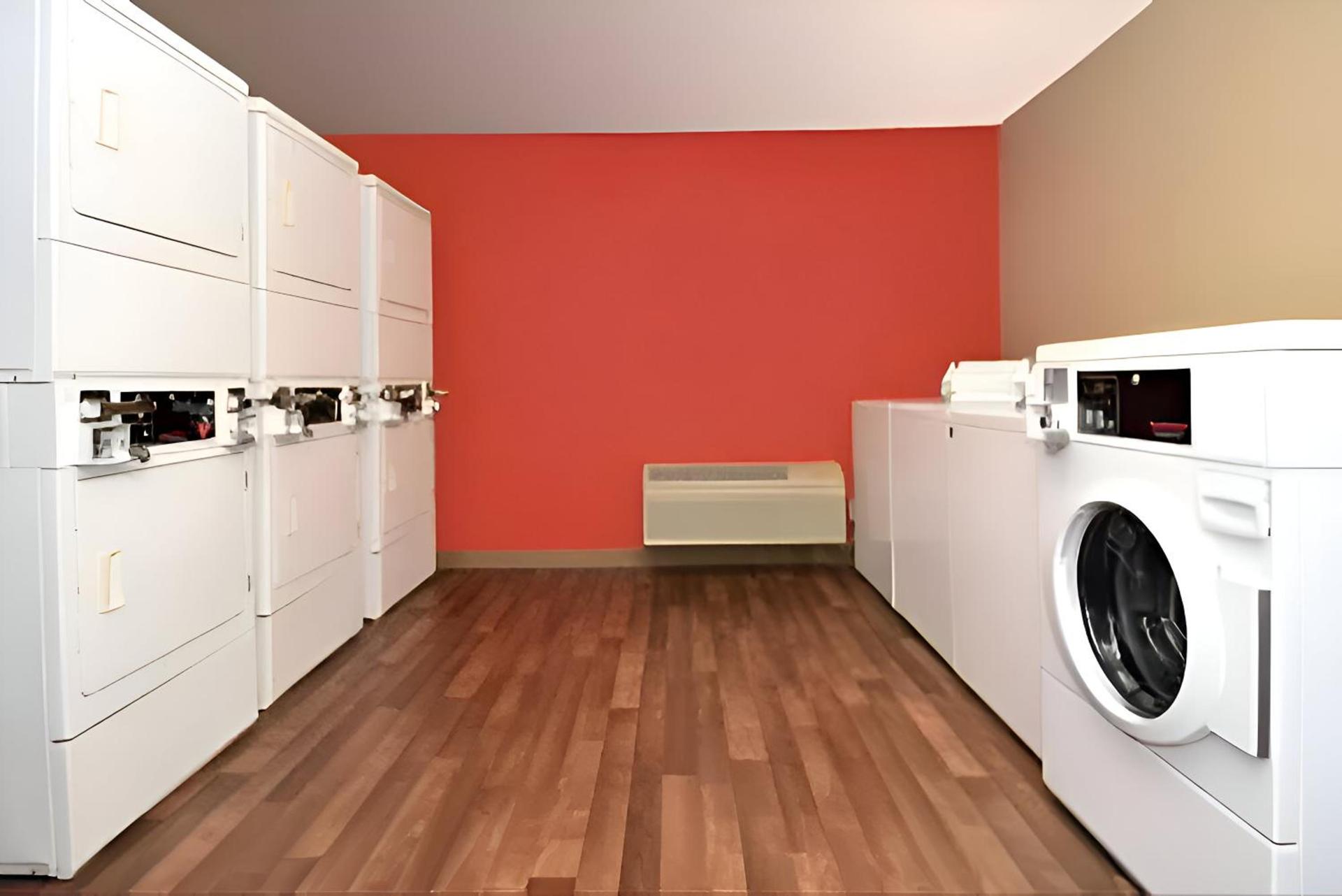 Candlewood Suites Houston Space Center - Webster photo 42