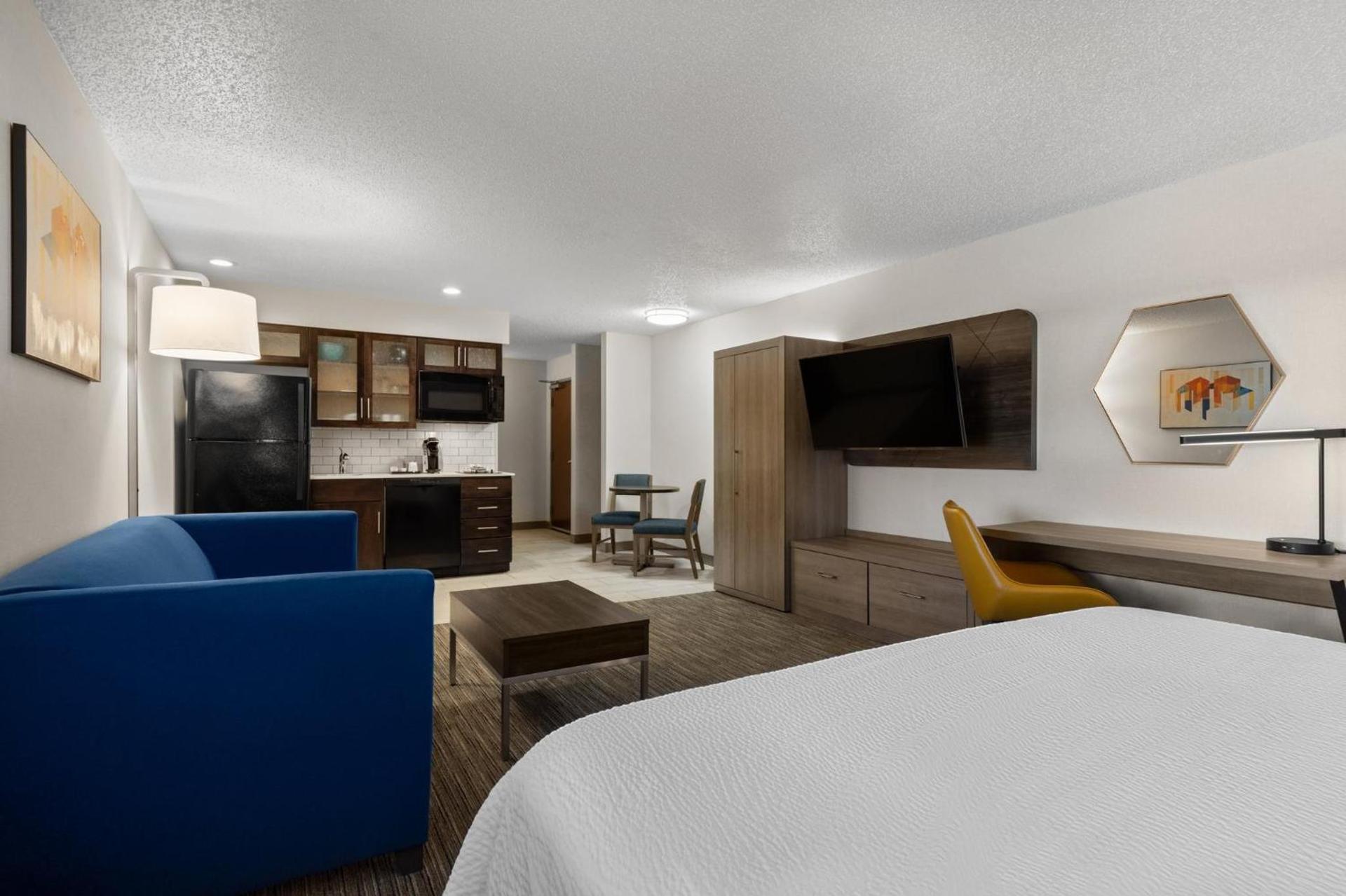 Holiday Inn Express Grove City - Premium Outlet Mall by IHG photo 35