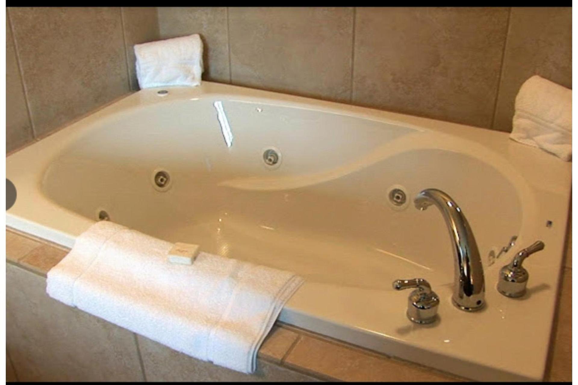 Werry's Cottages and Pub By OYO East Stroudsborg - Weekly Stays photo 80