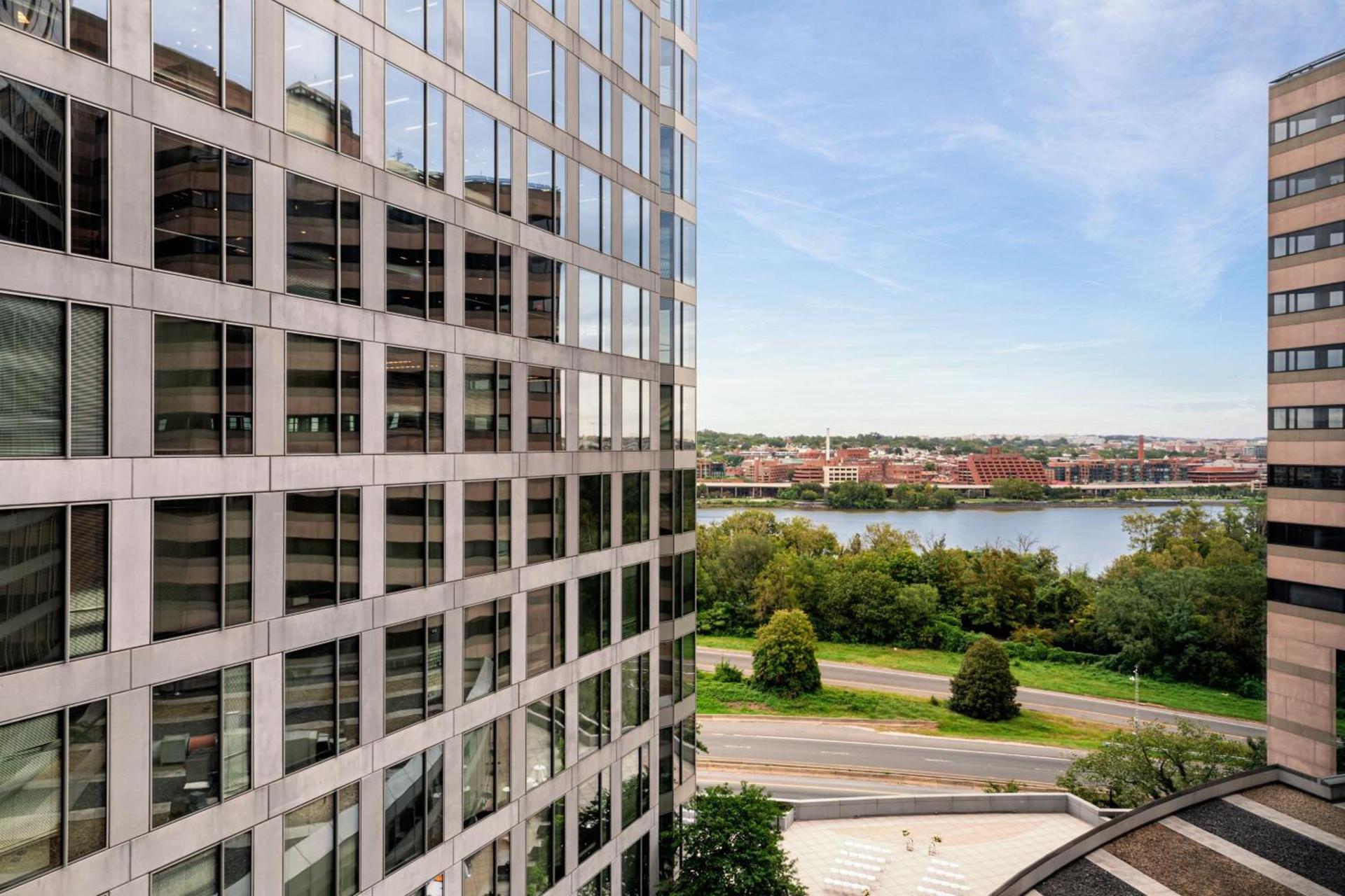 Le Meridien Arlington photo 18