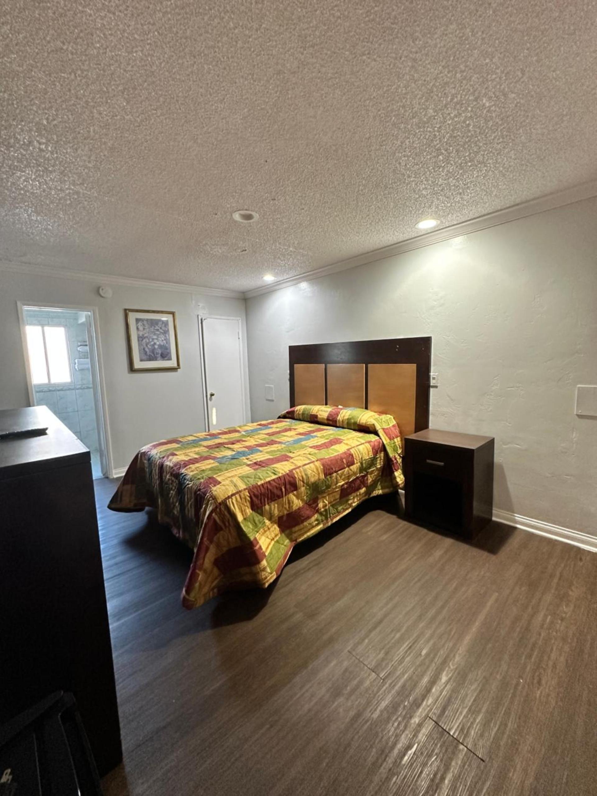 Heritage Inn photo 27