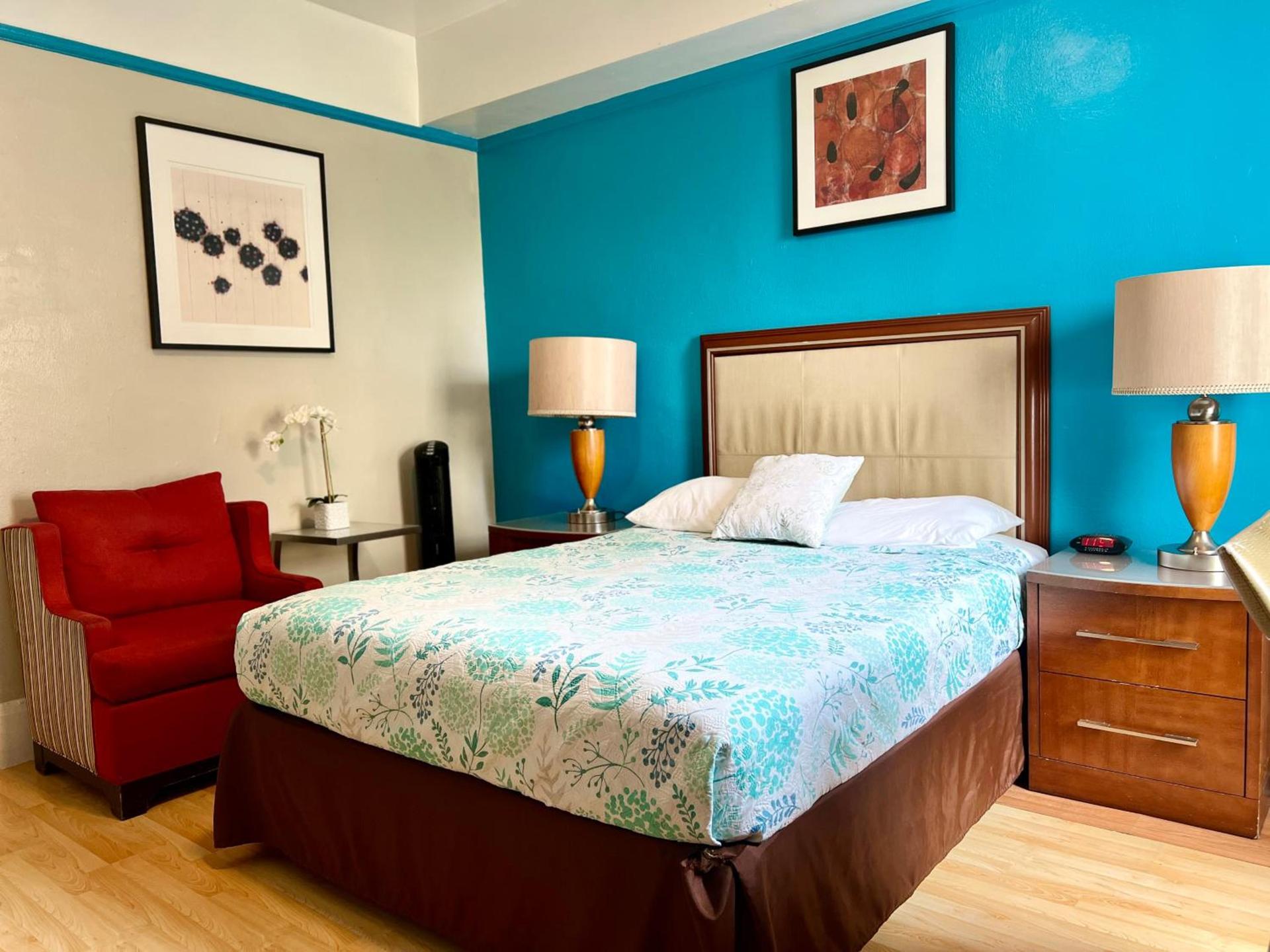 Admiral Hotel photo 18