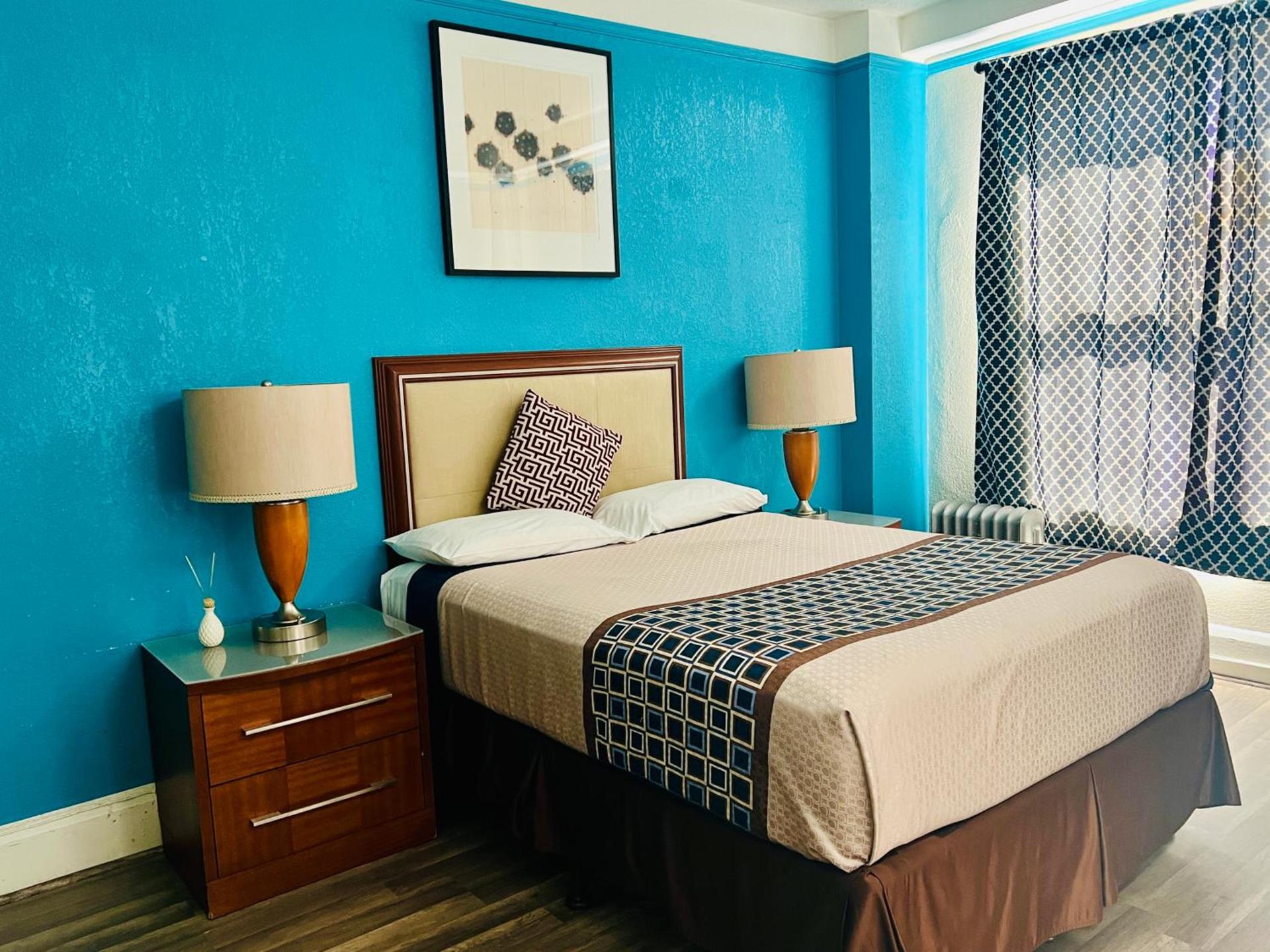 Admiral Hotel photo 20