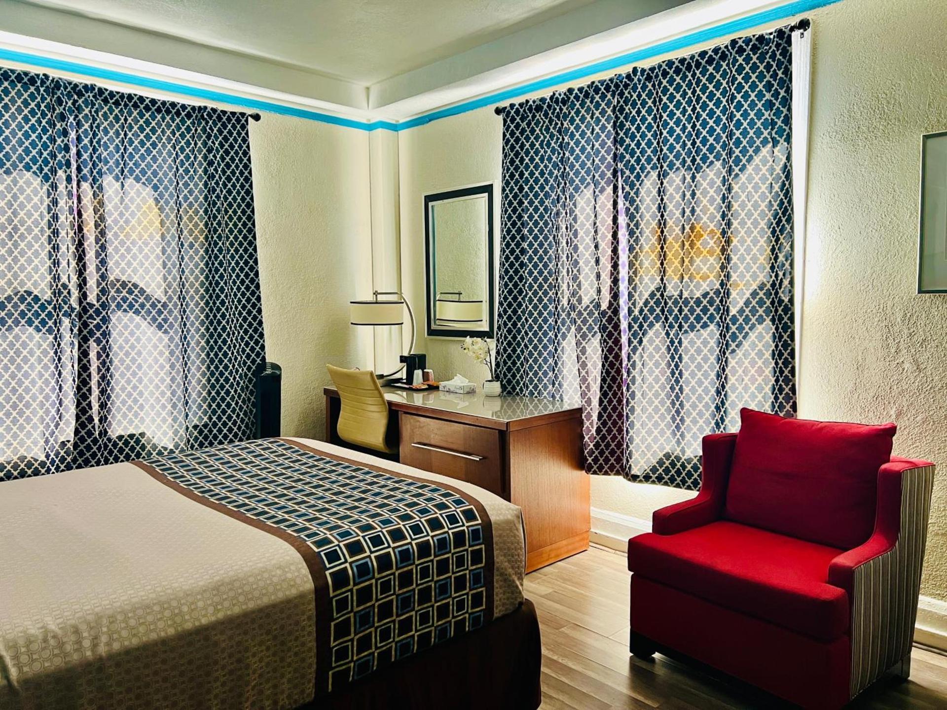Admiral Hotel photo 10