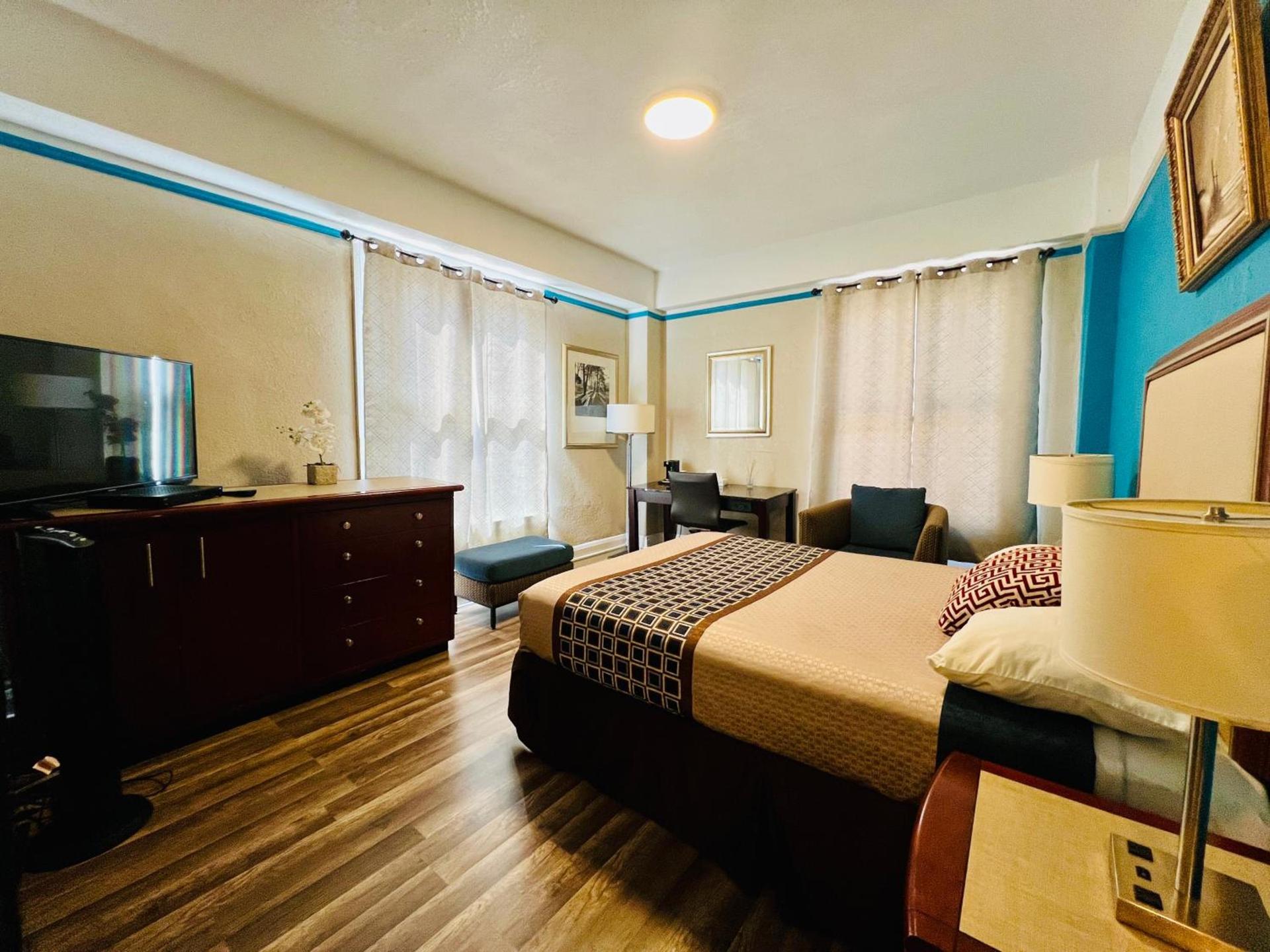 Admiral Hotel photo 17